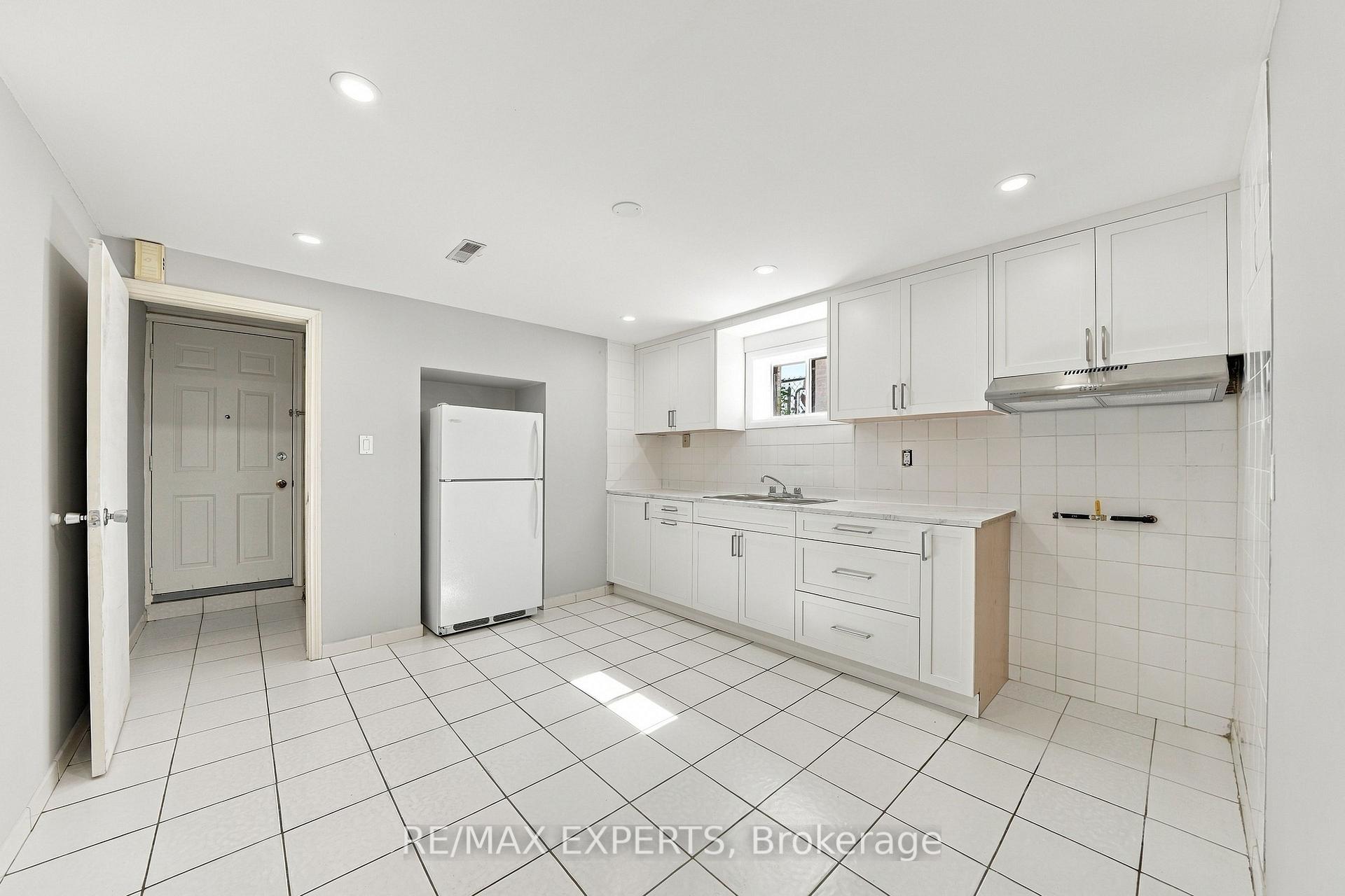 Photo 42 of 12 Paradelle Crescent, North York, Glenfield-Jane Heights — HOMEH