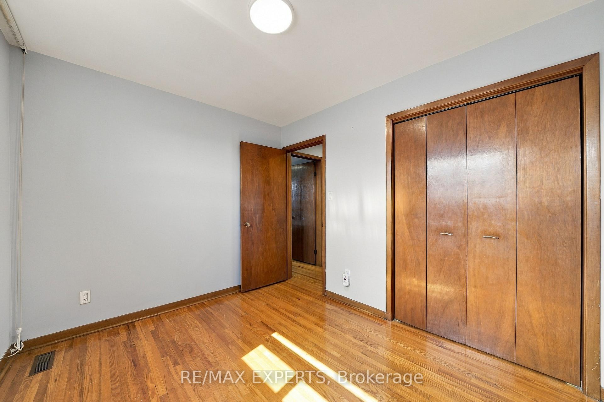 Photo 53 of 12 Paradelle Crescent, North York, Glenfield-Jane Heights — HOMEH