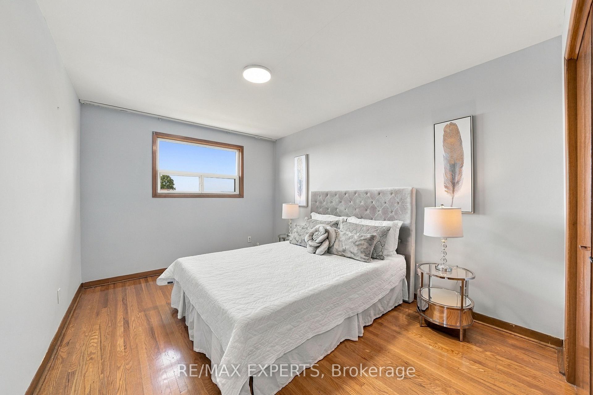 Photo 54 of 12 Paradelle Crescent, North York, Glenfield-Jane Heights — HOMEH