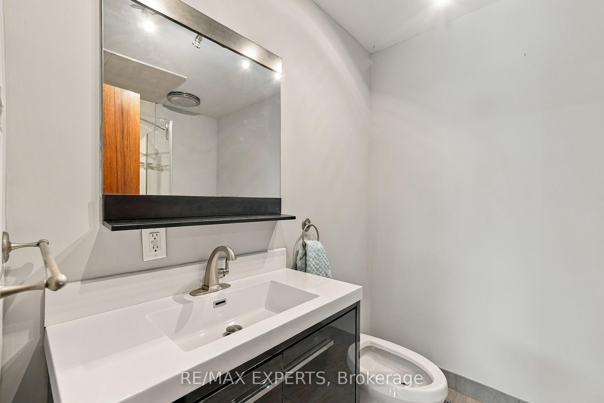 Photo 59 of 12 Paradelle Crescent, North York, Glenfield-Jane Heights — HOMEH