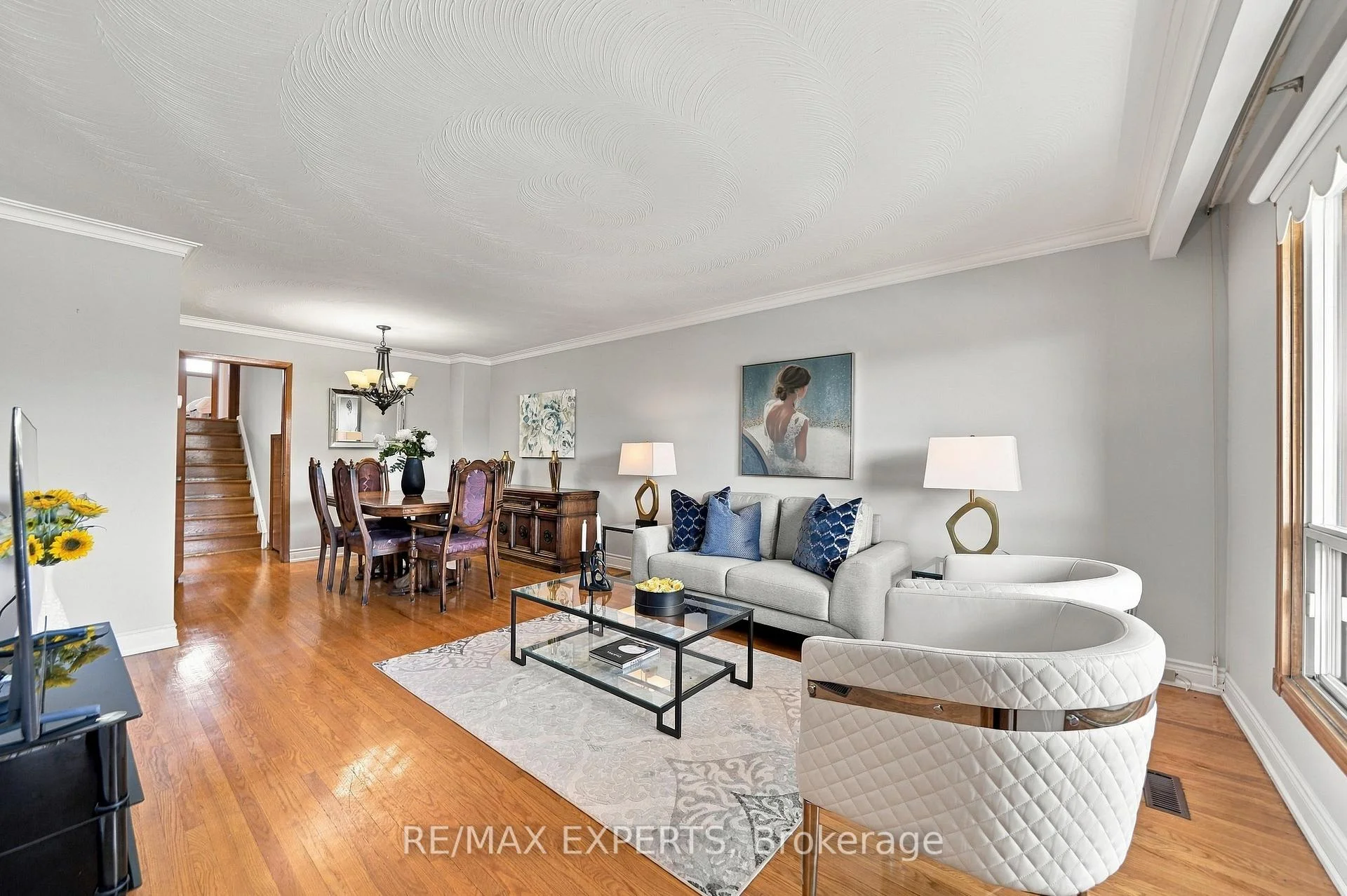 Photo 2 of 12 Paradelle Crescent, North York, Glenfield-Jane Heights — HOMEH
