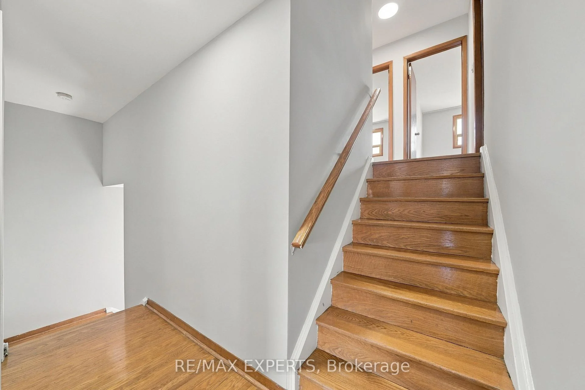 Photo 20 of 12 Paradelle Crescent, North York, Glenfield-Jane Heights — HOMEH