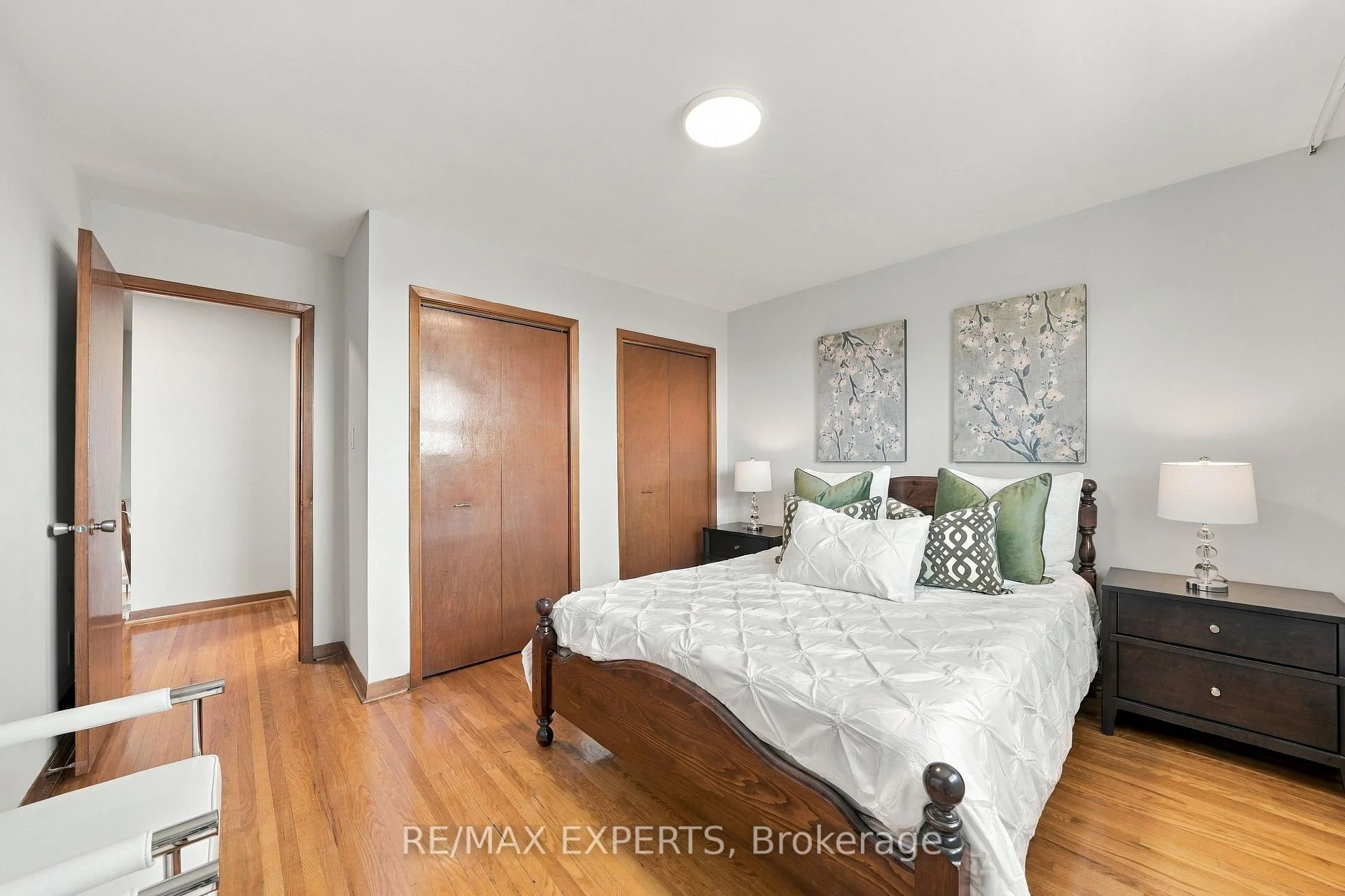 Photo 22 of 12 Paradelle Crescent, North York, Glenfield-Jane Heights — HOMEH