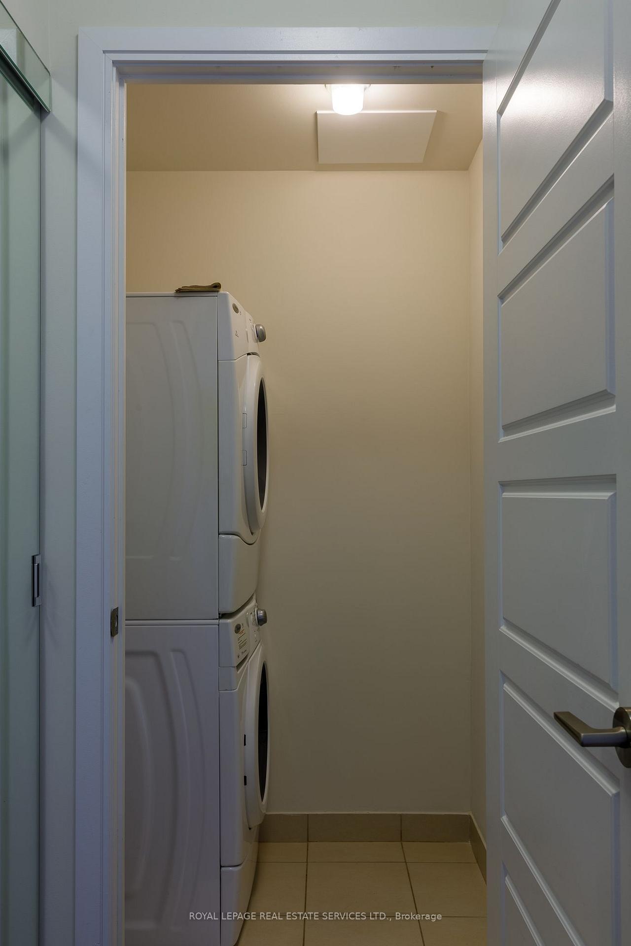Photo 4 of Unit 1801, 15 Viking Lane, Etobicoke, Islington-City Centre West — HOMEH