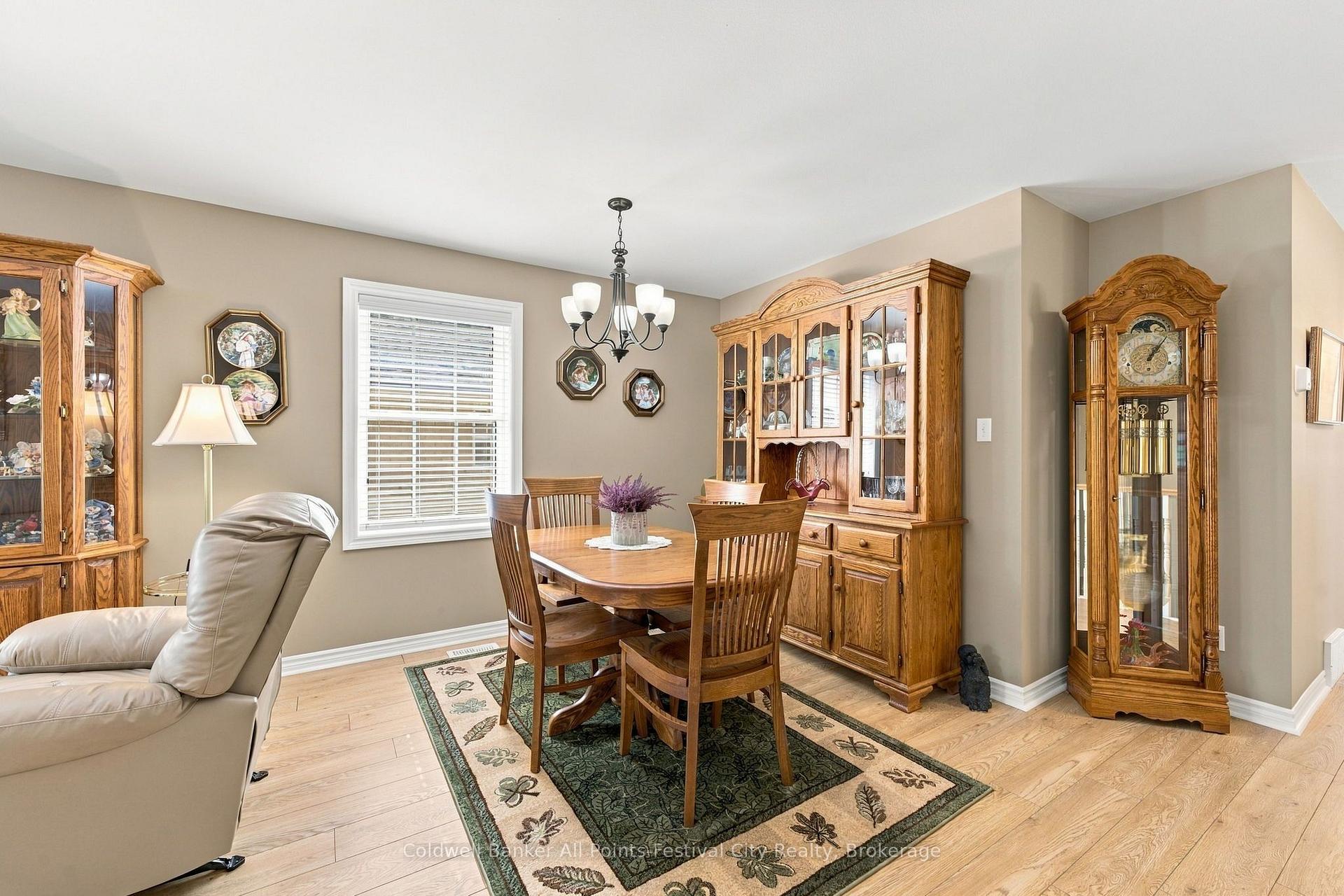 Photo 10 of 407 Warren Street, Goderich, Goderich (Town) — HOMEH