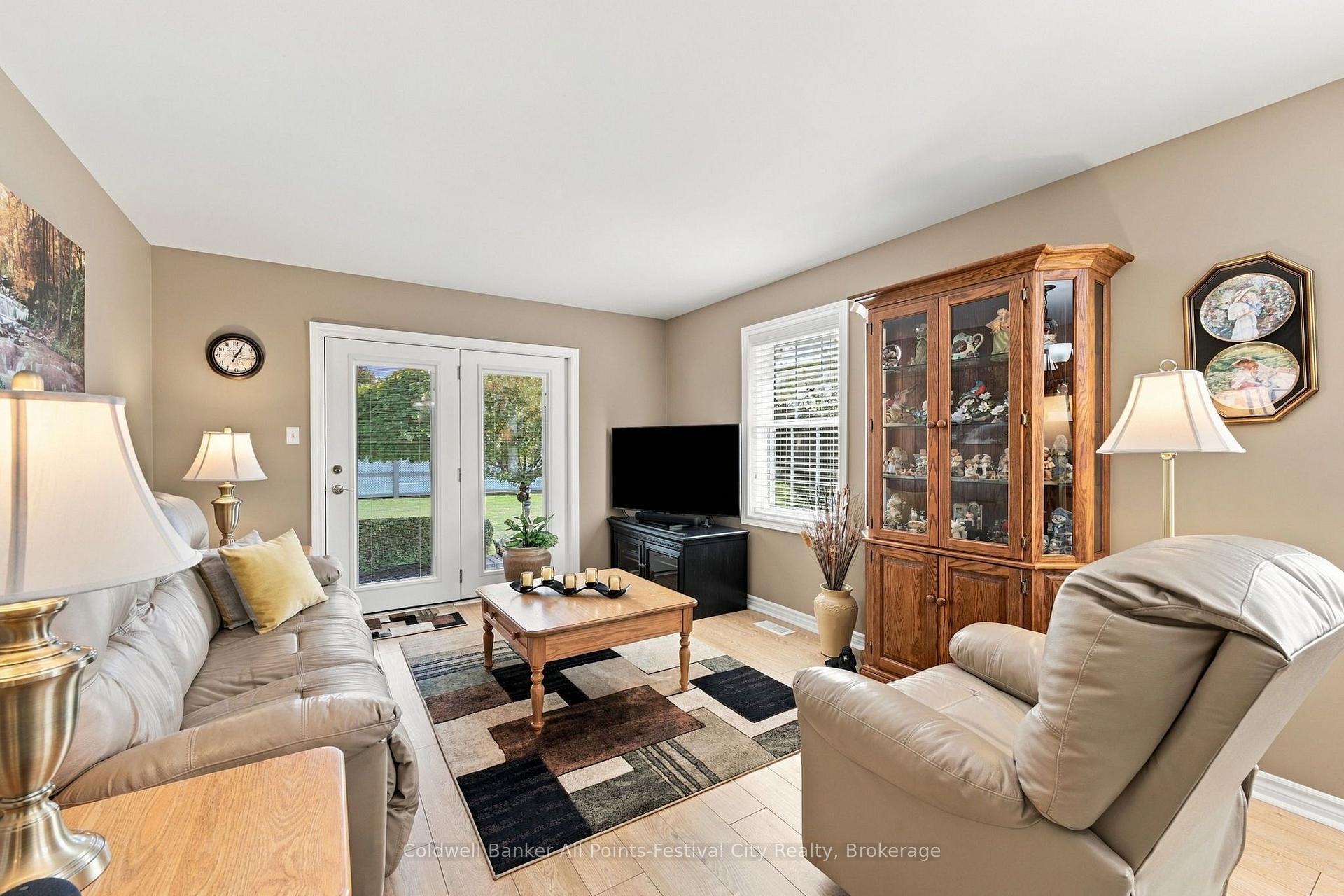 Photo 11 of 407 Warren Street, Goderich, Goderich (Town) — HOMEH