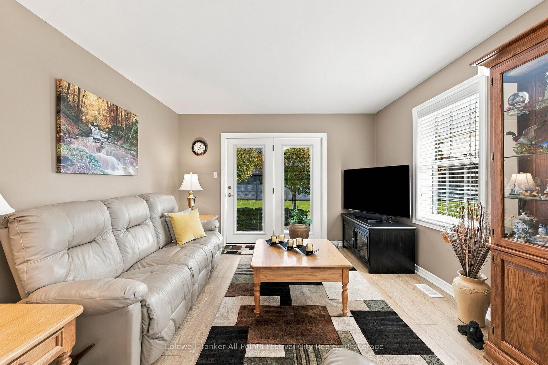 Photo 12 of 407 Warren Street, Goderich, Goderich (Town) — HOMEH