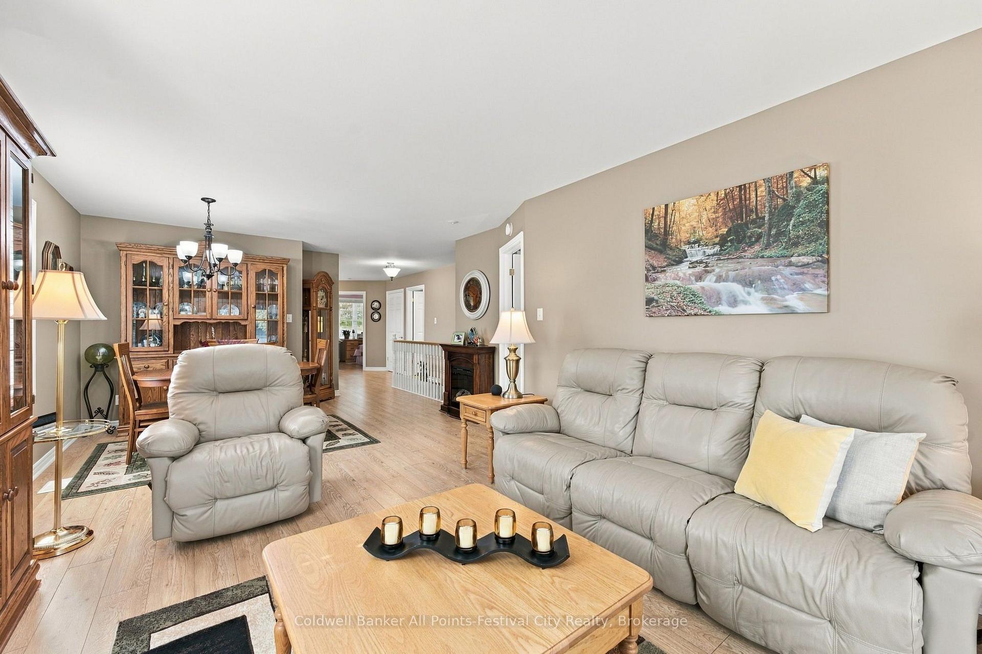 Photo 13 of 407 Warren Street, Goderich, Goderich (Town) — HOMEH