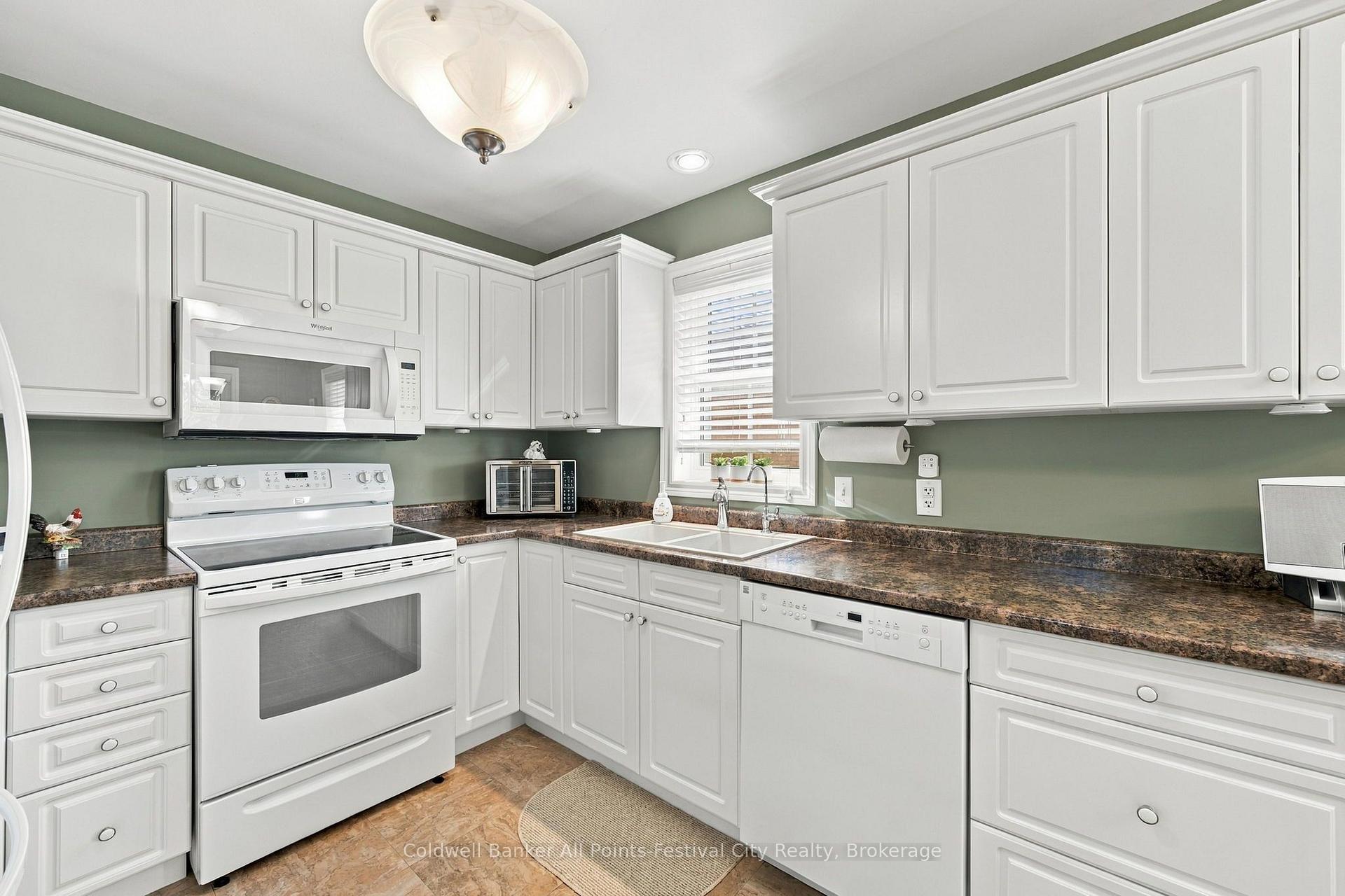 Photo 15 of 407 Warren Street, Goderich, Goderich (Town) — HOMEH