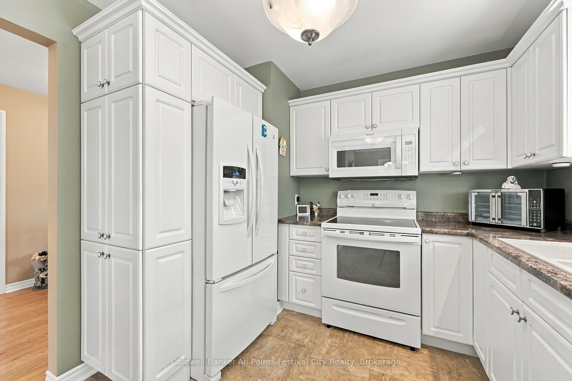 Photo 16 of 407 Warren Street, Goderich, Goderich (Town) — HOMEH