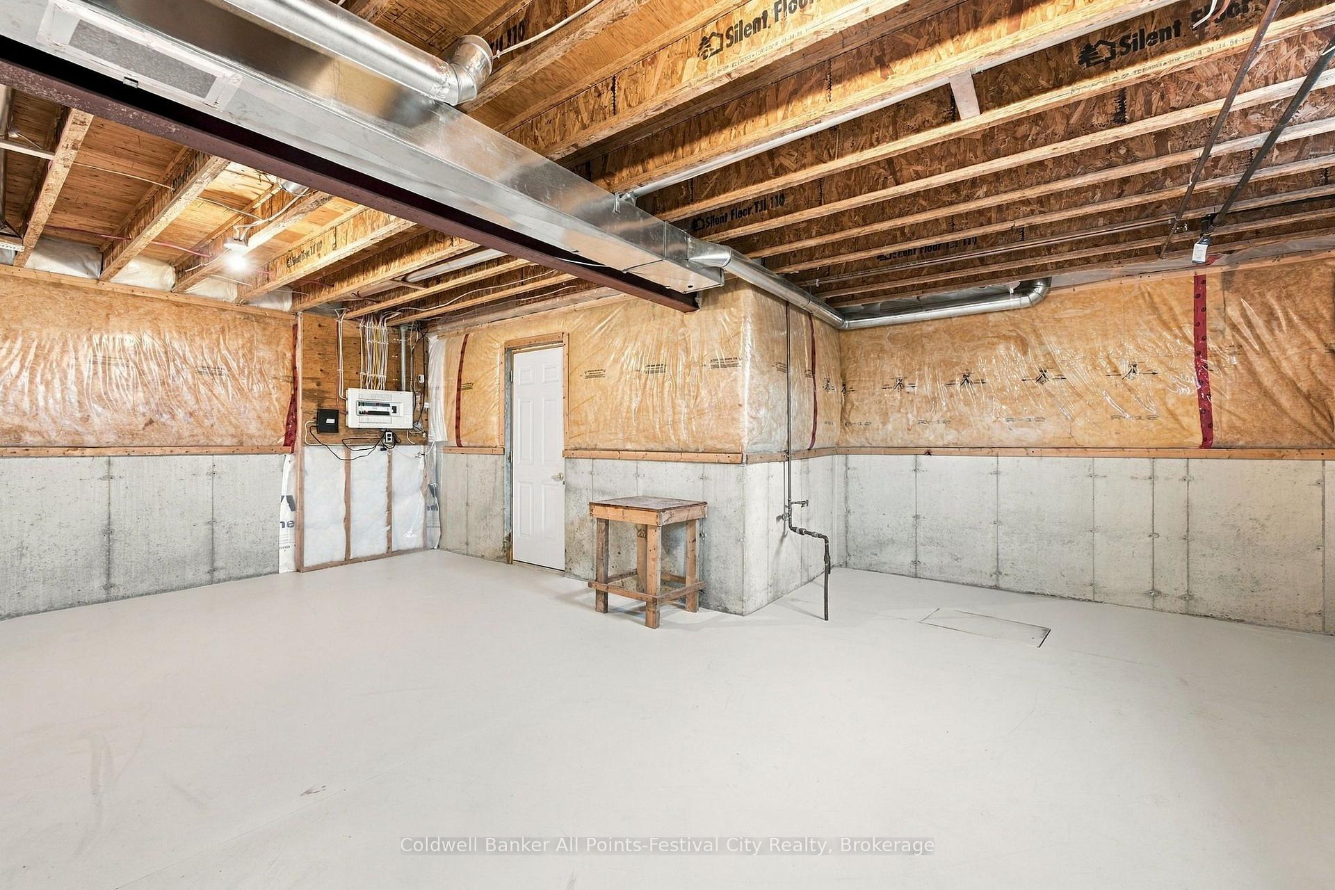 Photo 29 of 407 Warren Street, Goderich, Goderich (Town) — HOMEH