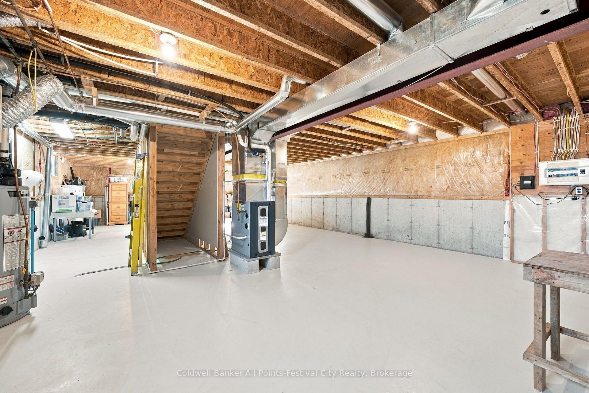 Photo 30 of 407 Warren Street, Goderich, Goderich (Town) — HOMEH