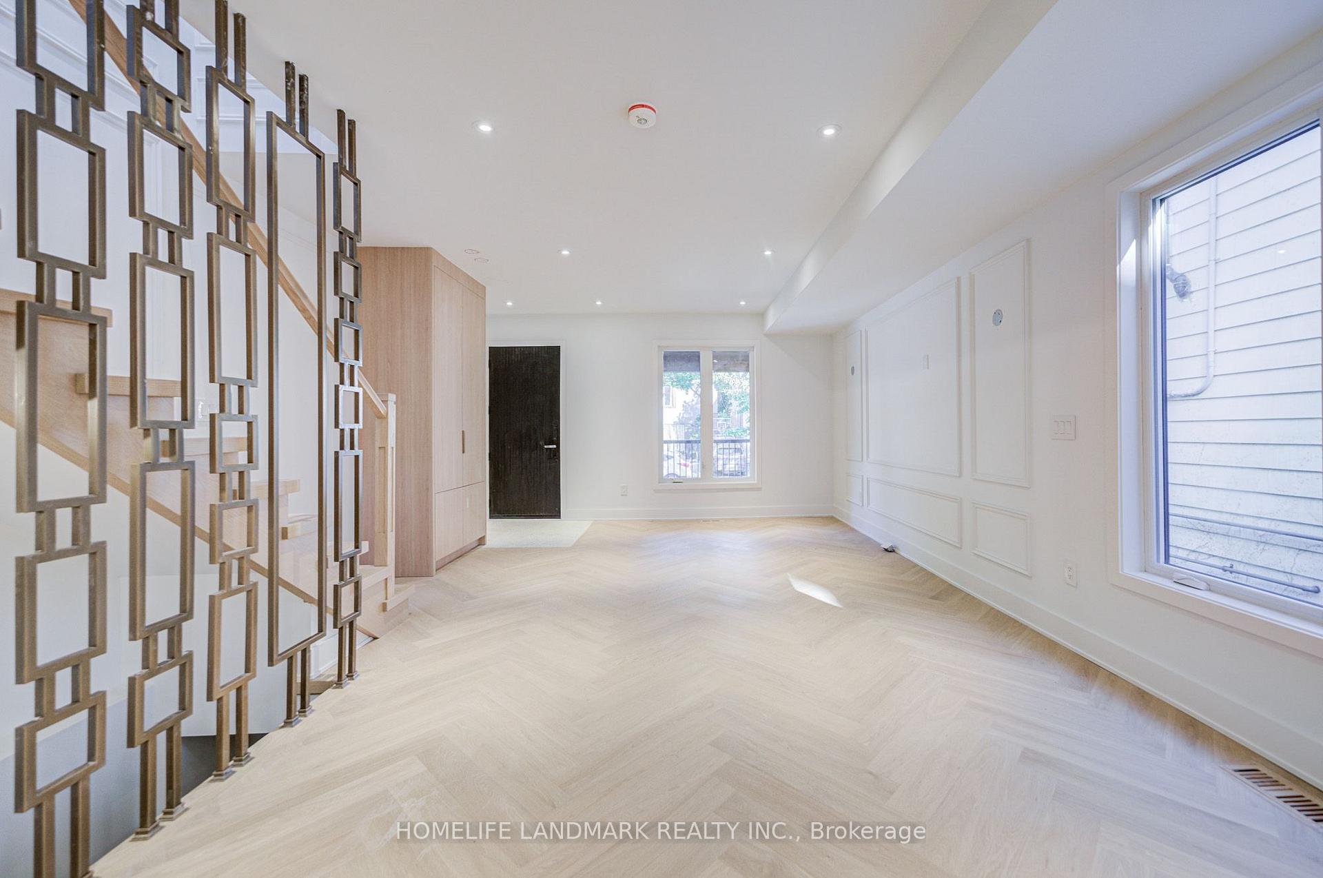 Photo 3 of 34 Hiawatha Road, Toronto, Greenwood-Coxwell — HOMEH