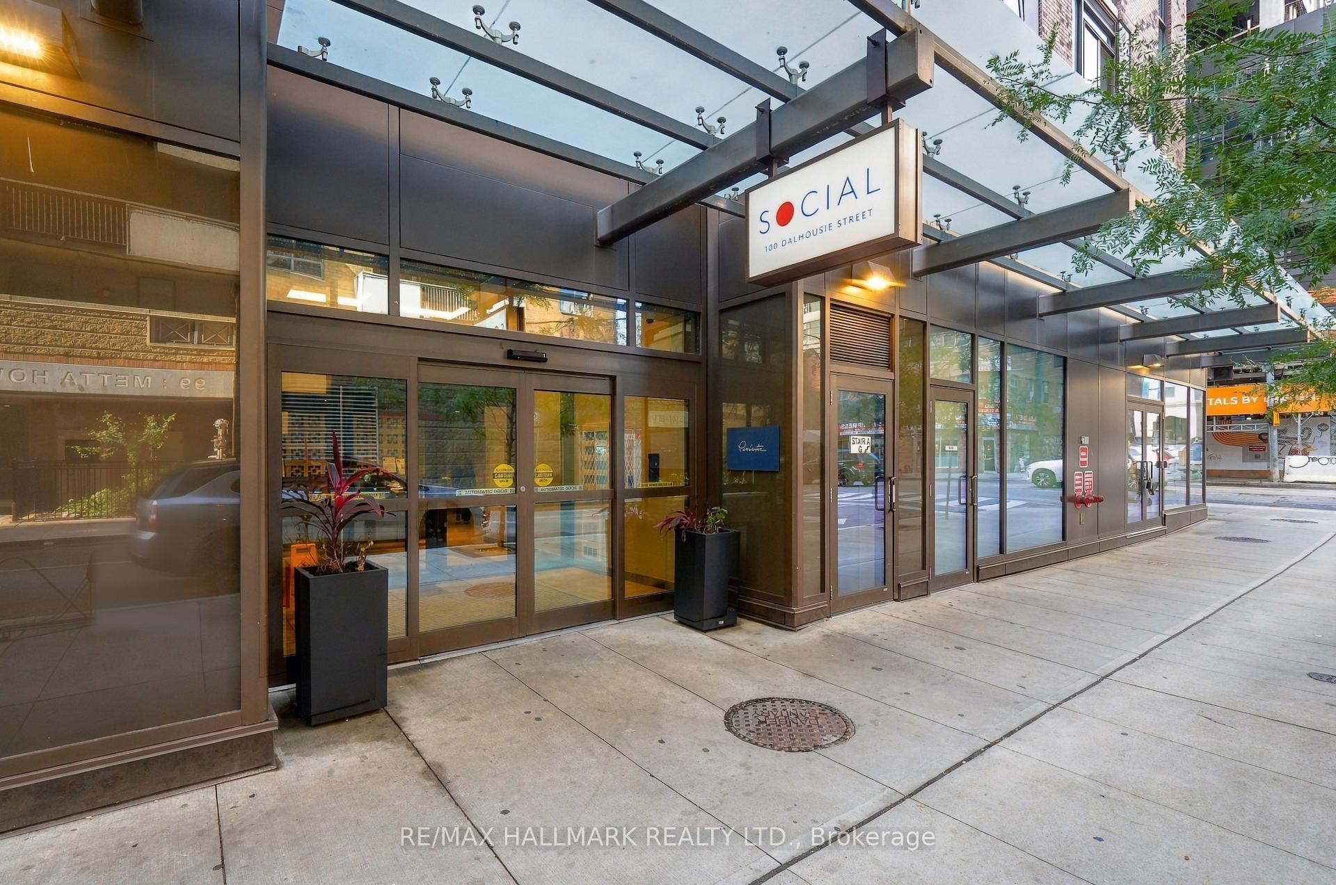 Photo of Unit 709, 100 Dalhousie Street