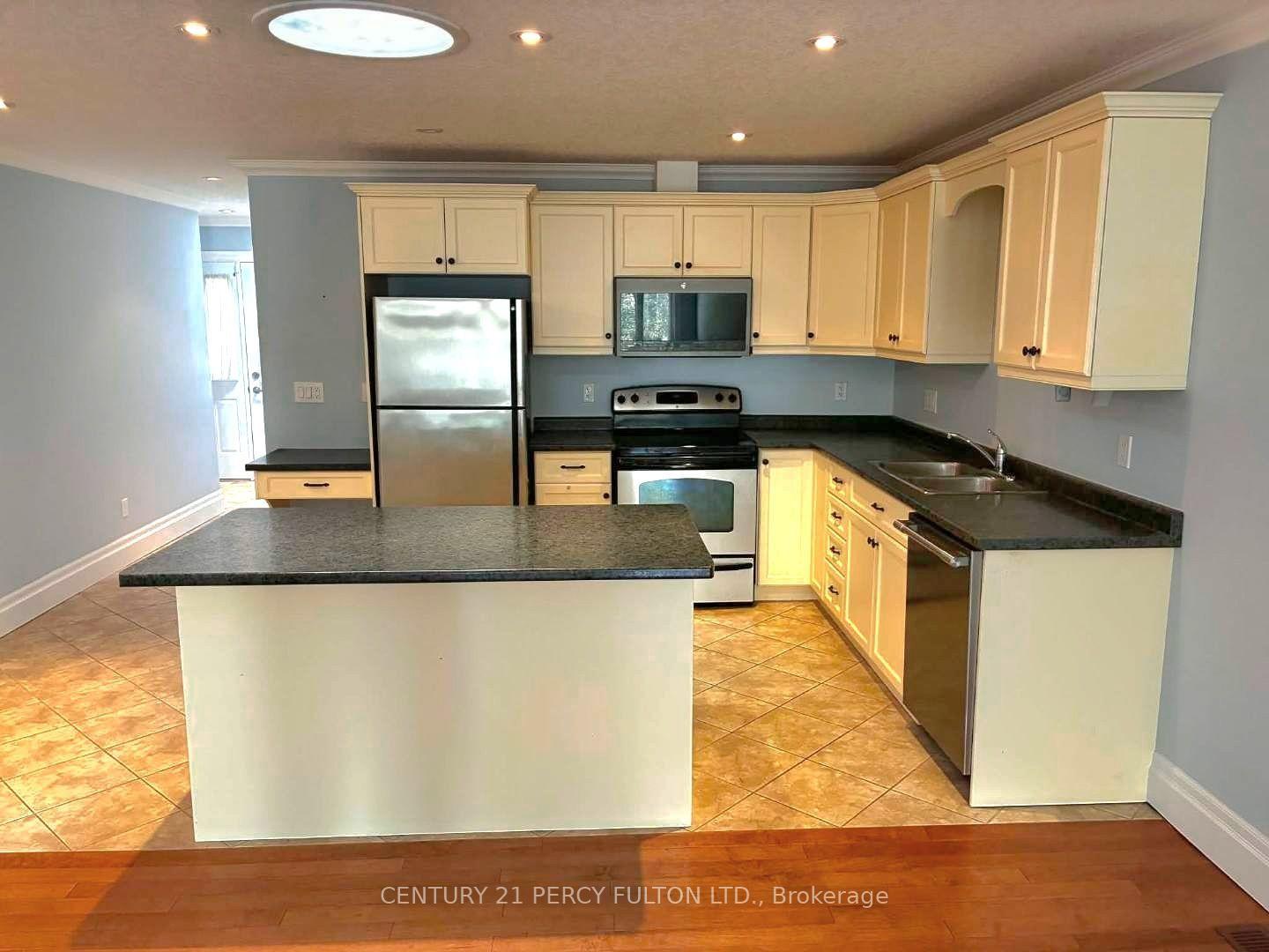 Photo 10 of 31 Greenway Drive, Wasaga Beach — HOMEH