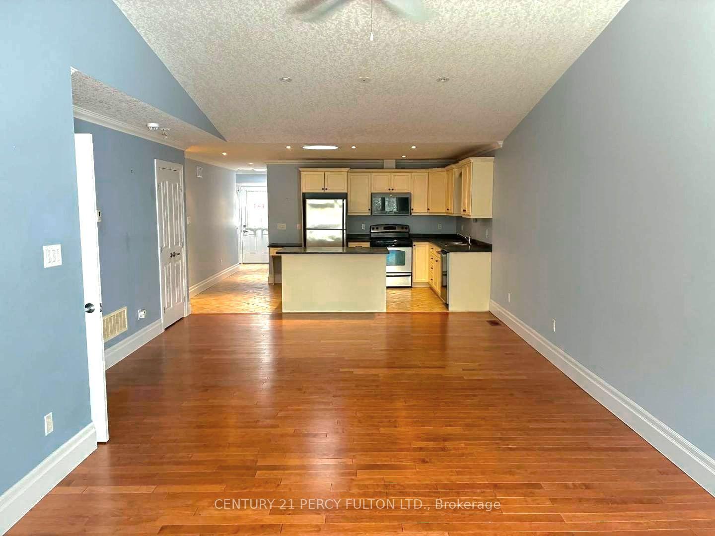Photo 11 of 31 Greenway Drive, Wasaga Beach — HOMEH