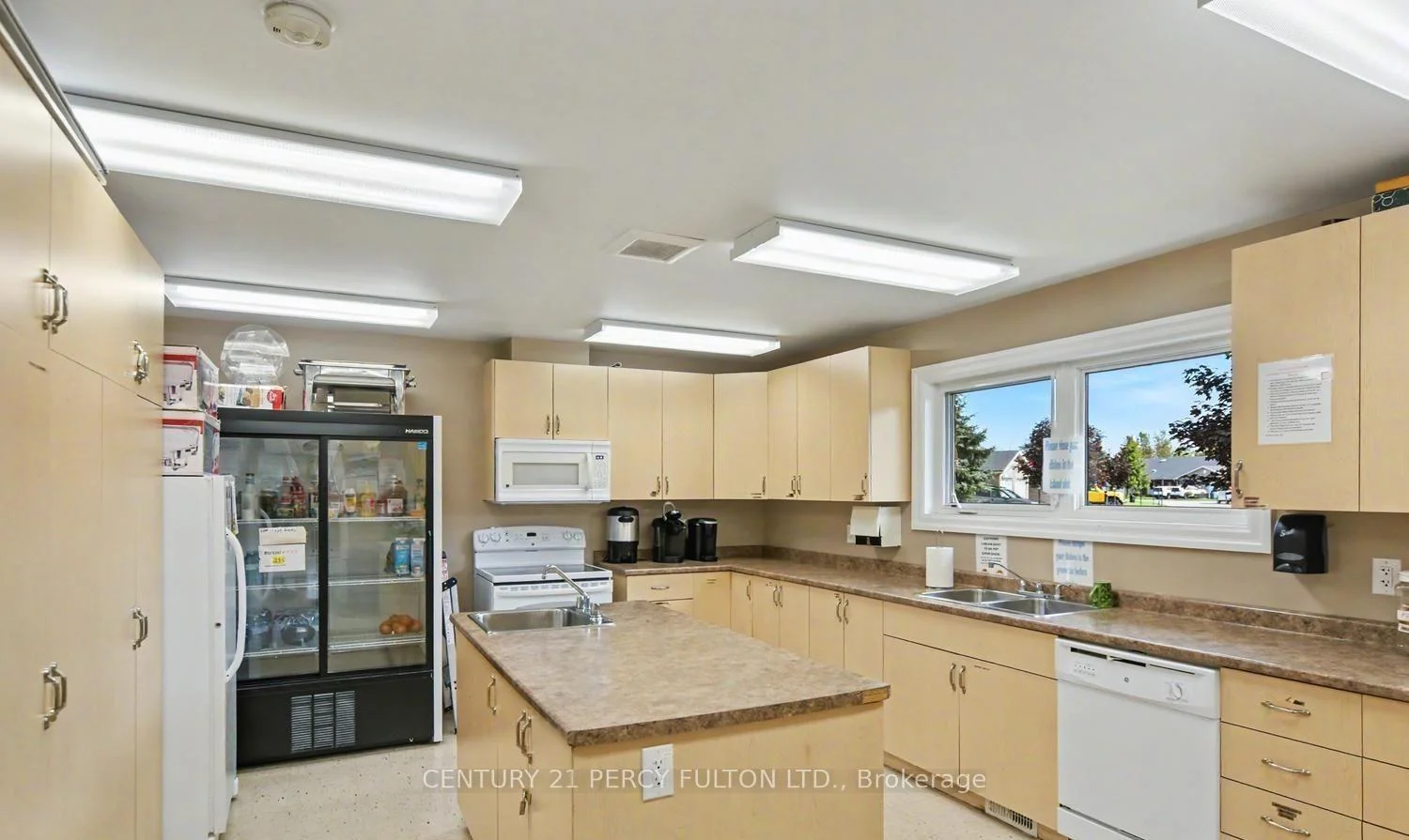 Photo 7 of 31 Greenway Drive, Wasaga Beach — HOMEH