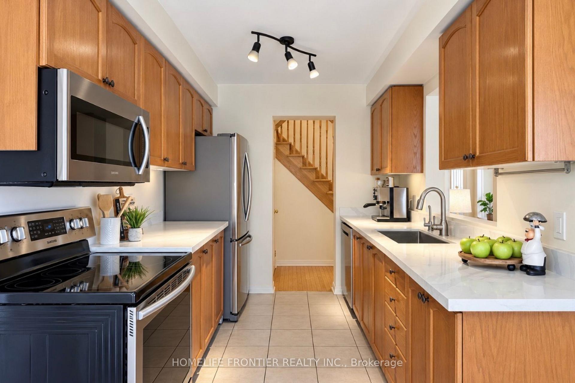 Photo 11 of 65 Maffey Crescent, Richmond Hill, Westbrook — HOMEH