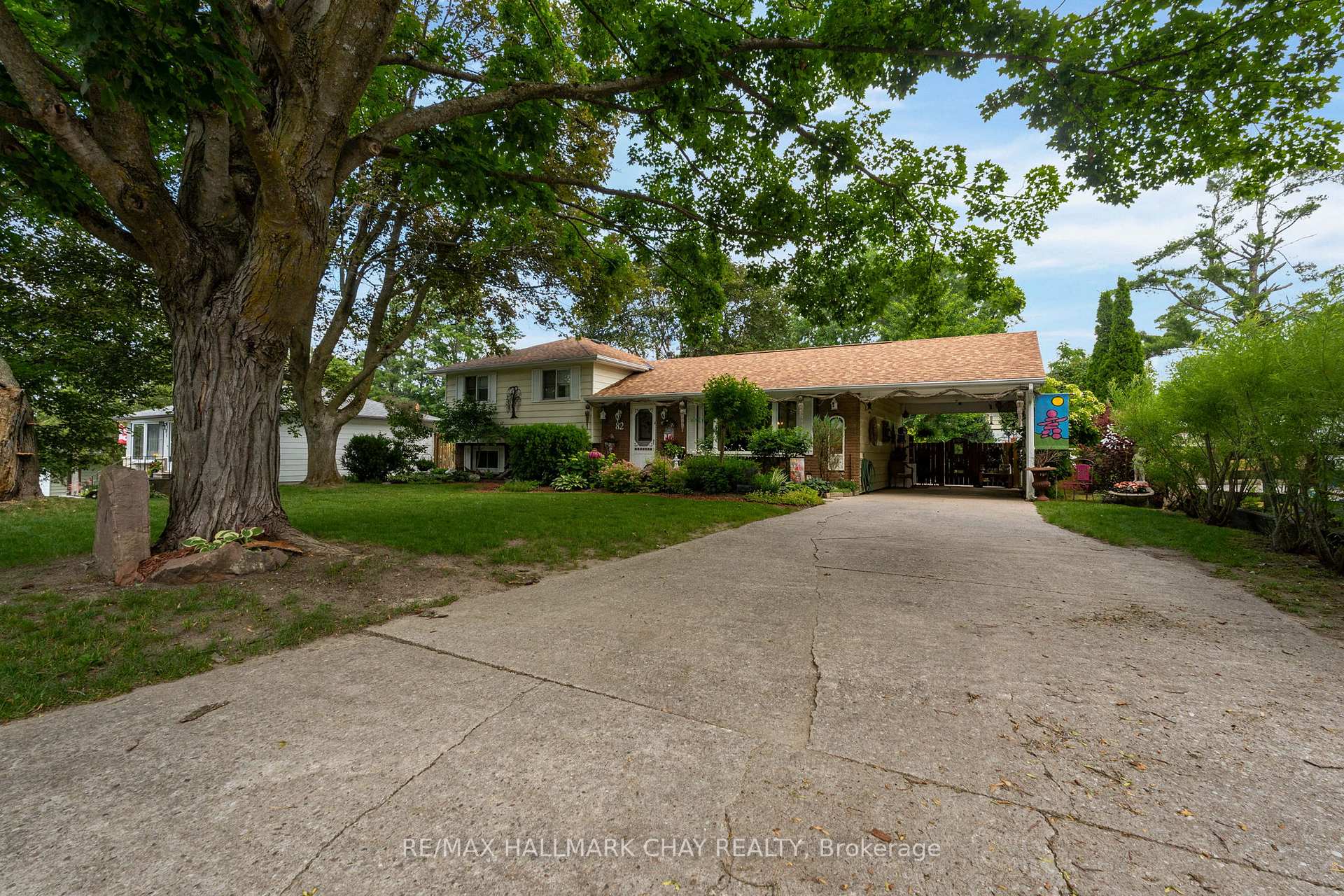 Photo 3 of 82 Fourth Street, Orillia — HOMEH