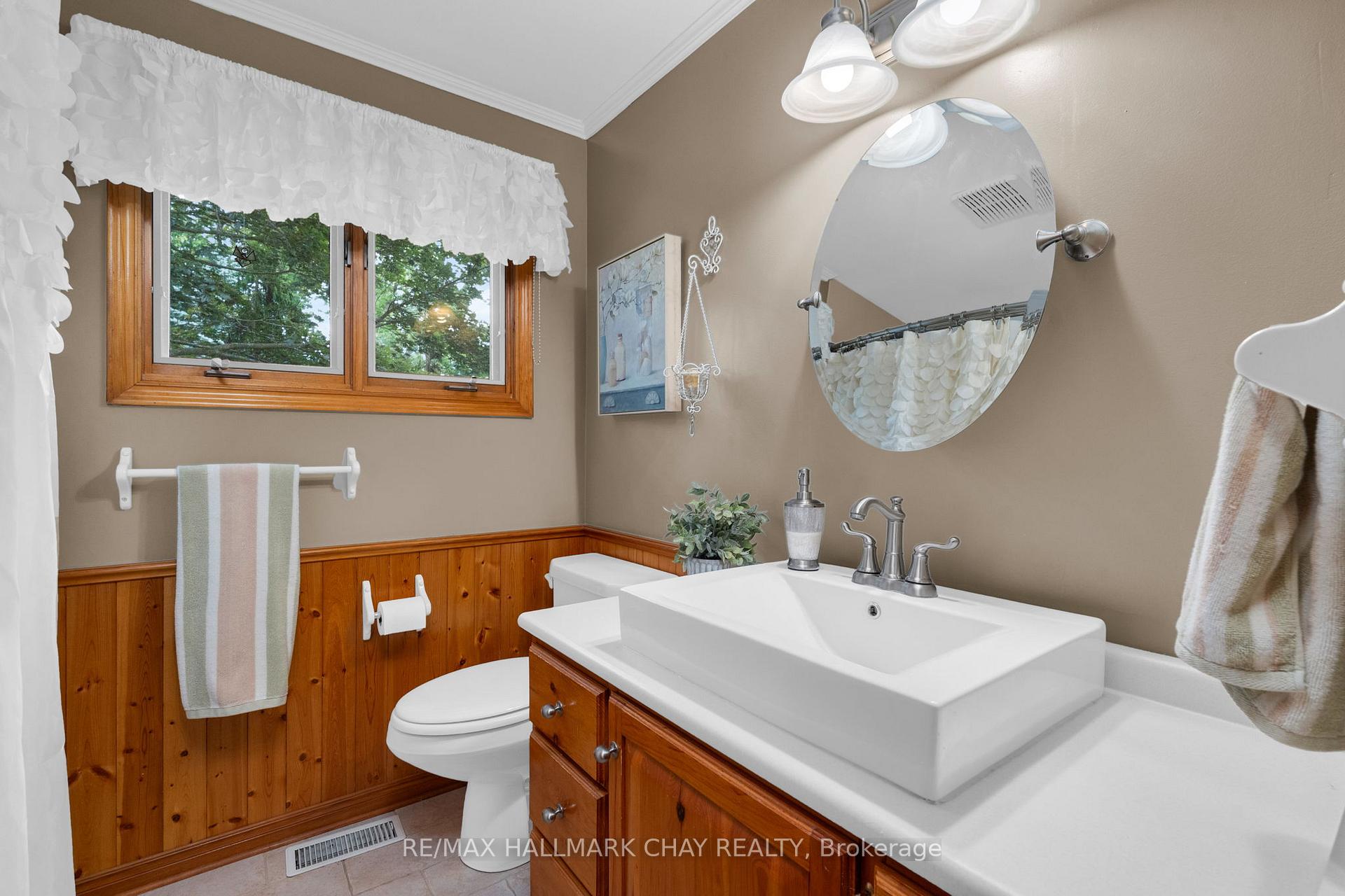 Photo 16 of 82 Fourth Street, Orillia — HOMEH