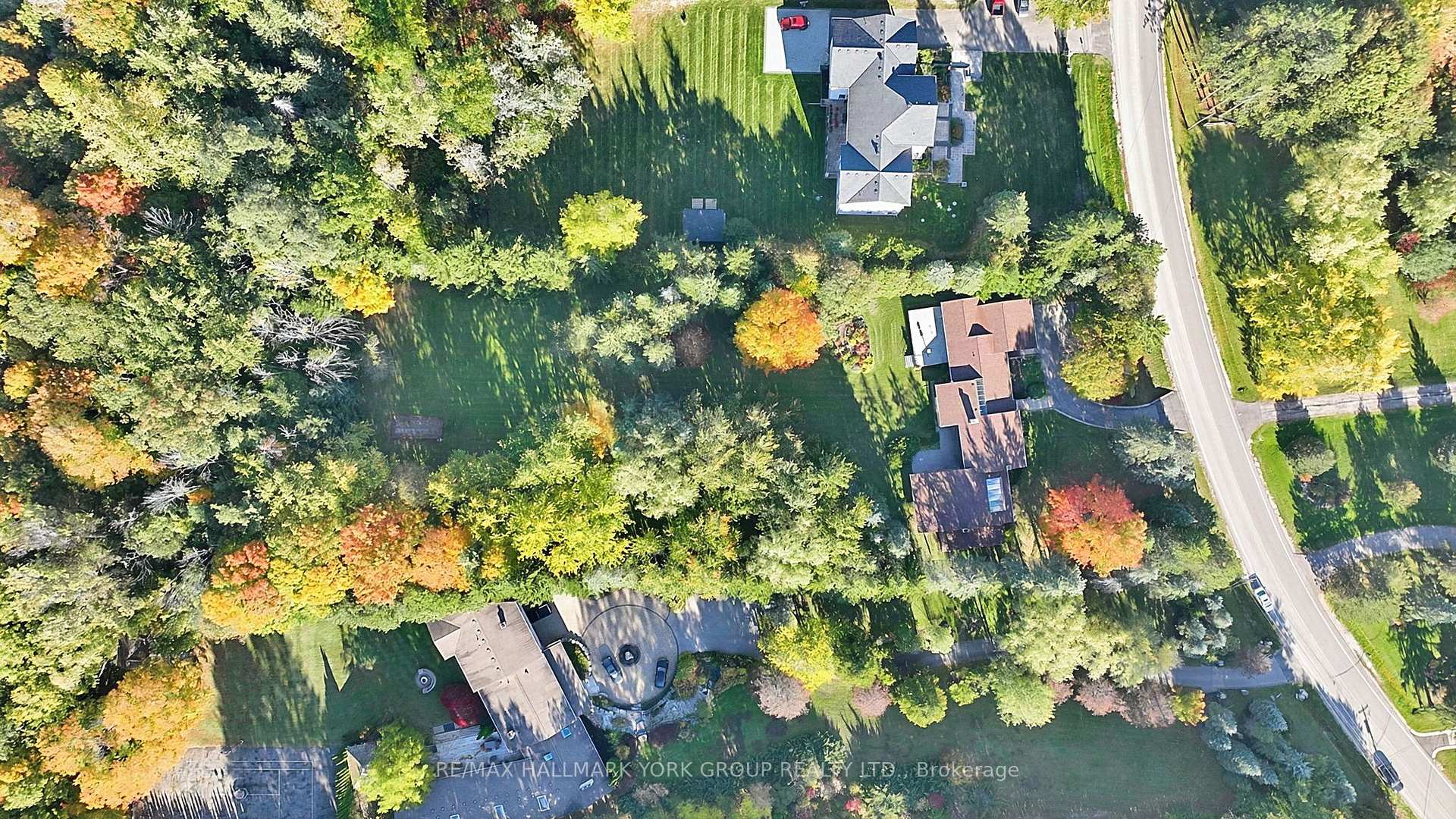 Photo 4 of 114 Kingsworth Road, King, King City — HOMEH