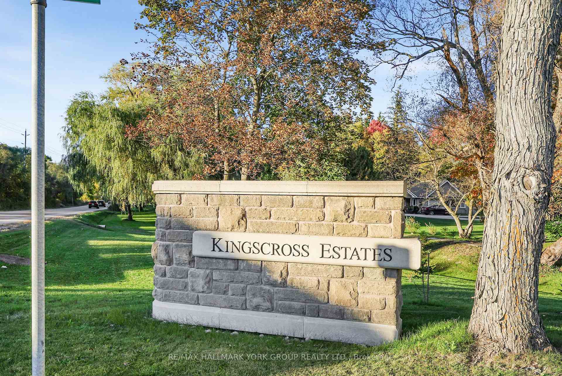 Photo 44 of 114 Kingsworth Road, King, King City — HOMEH