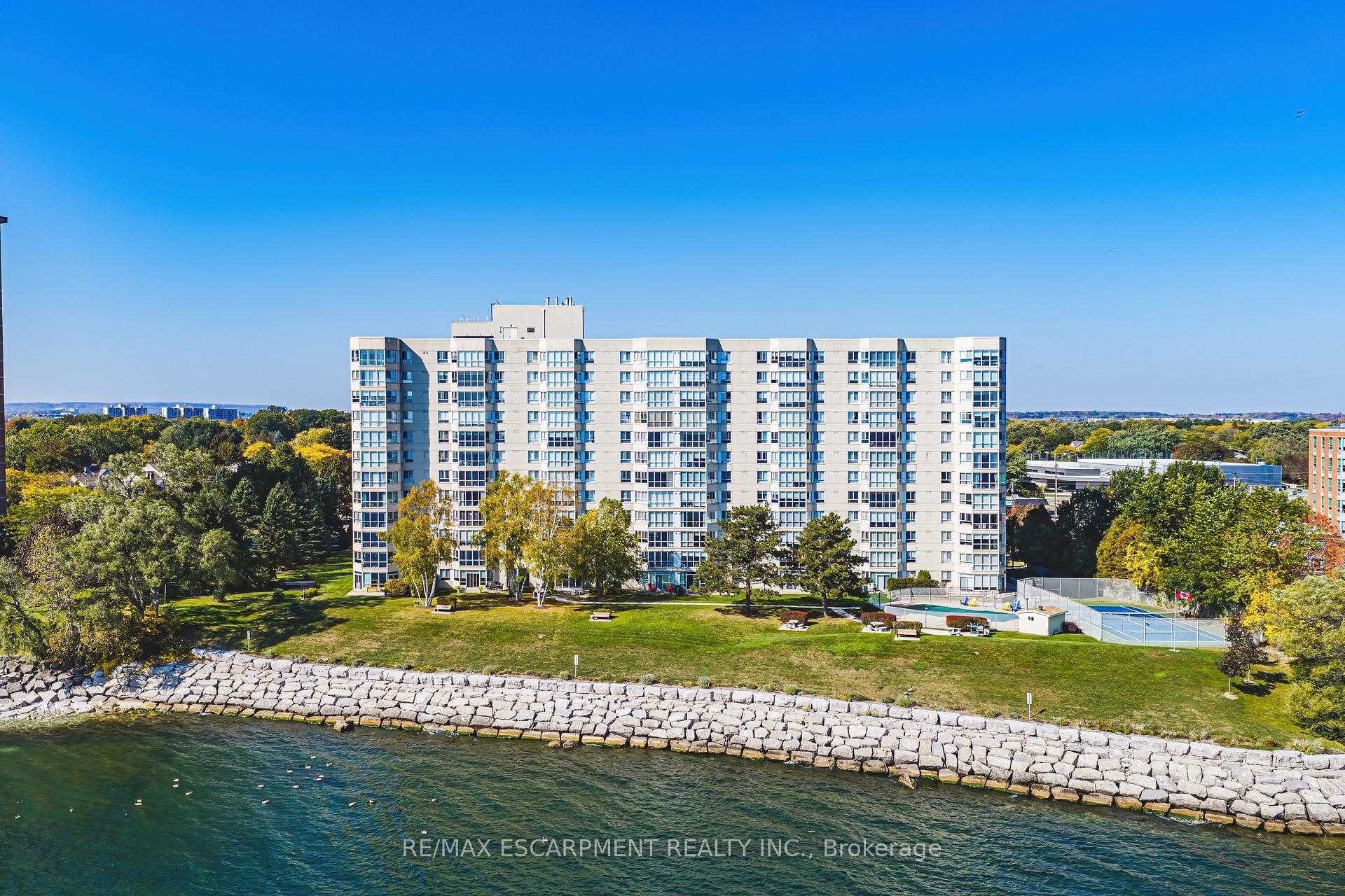 Photo of Unit 912, 5280 Lakeshore Road
