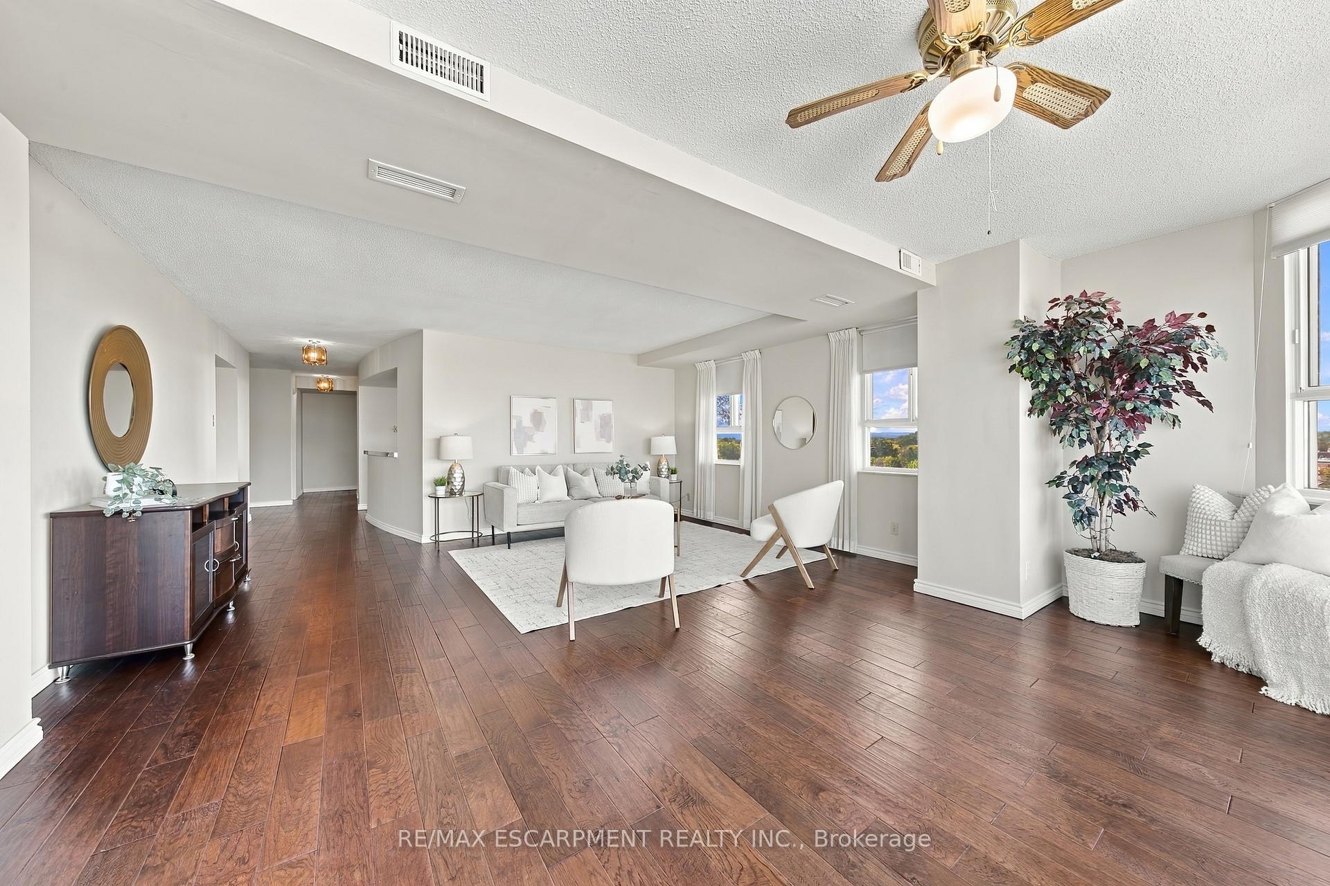 Photo 4 of Unit 912, 5280 Lakeshore Road, Burlington, Appleby — HOMEH