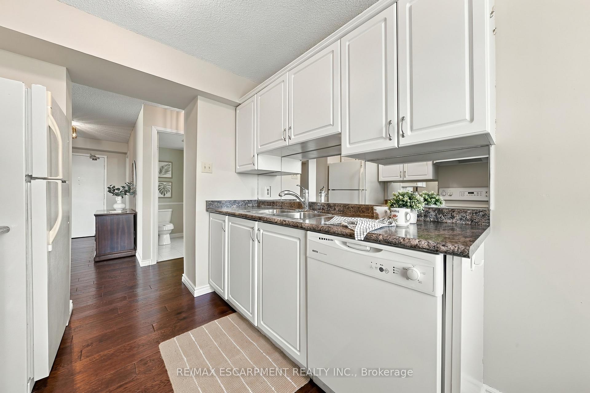Photo 10 of Unit 912, 5280 Lakeshore Road, Burlington, Appleby — HOMEH