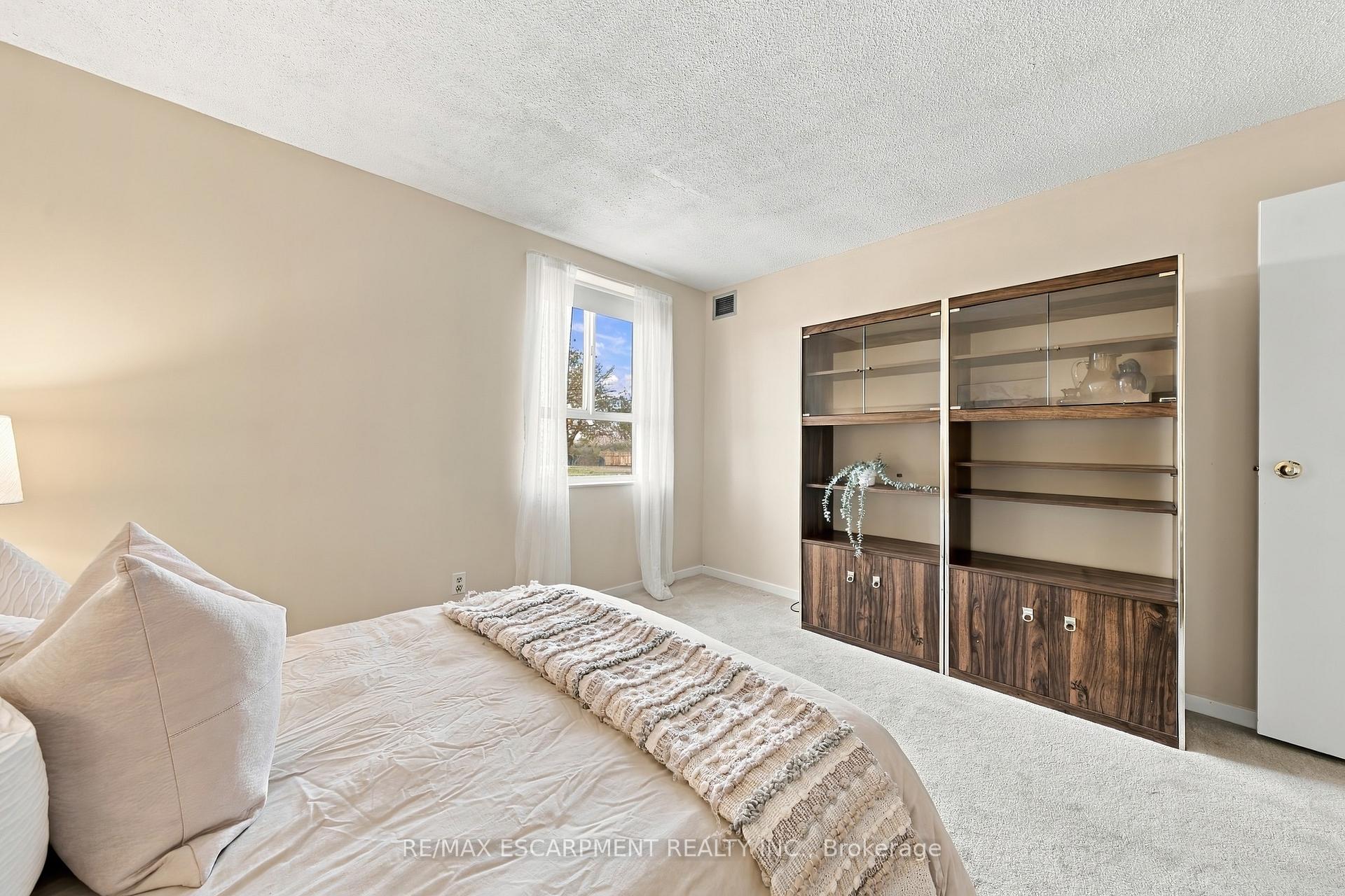 Photo 17 of Unit 912, 5280 Lakeshore Road, Burlington, Appleby — HOMEH