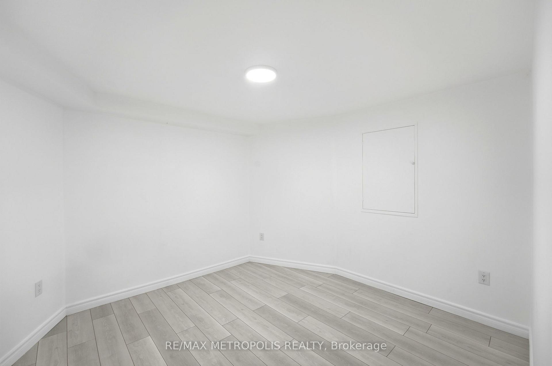 Photo 11 of Unit Bsmt, 10 Sillett Drive, Ajax, Central West — HOMEH