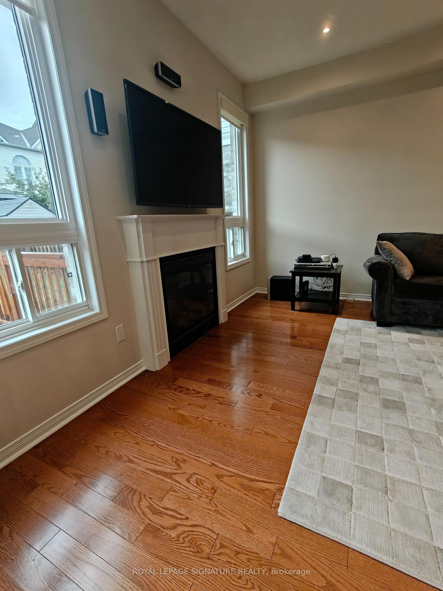 Photo 6 of 116 Silverwood Circle, Ajax, Central East — HOMEH
