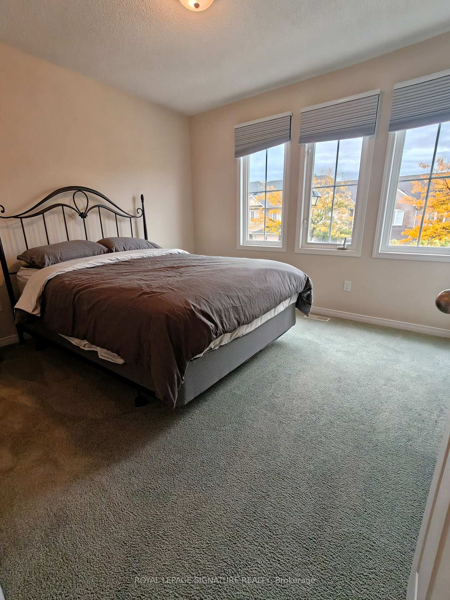 Photo 9 of 116 Silverwood Circle, Ajax, Central East — HOMEH