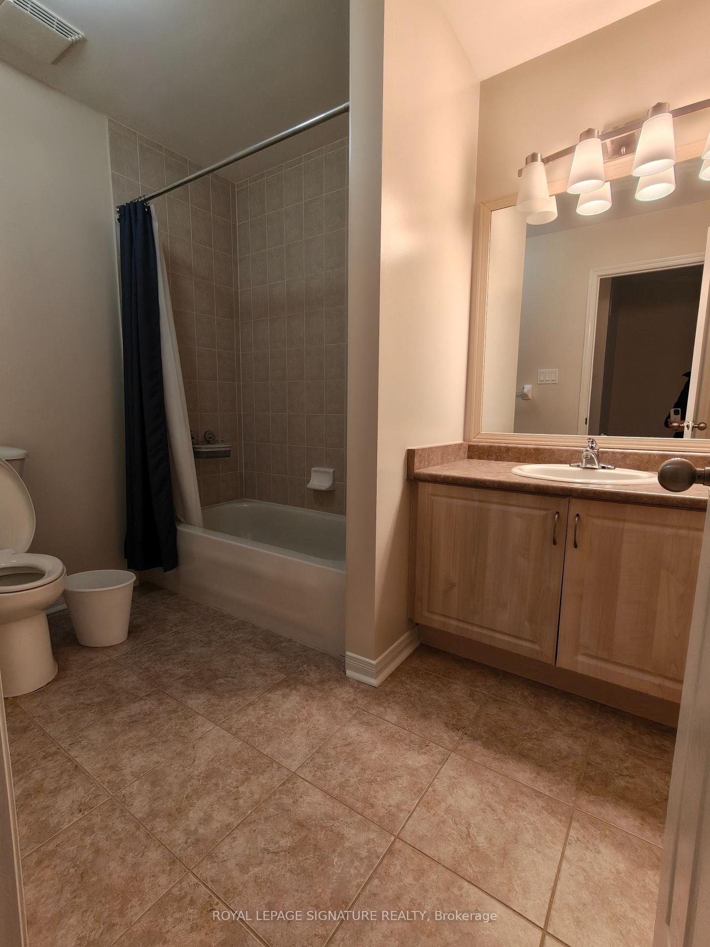 Photo 11 of 116 Silverwood Circle, Ajax, Central East — HOMEH