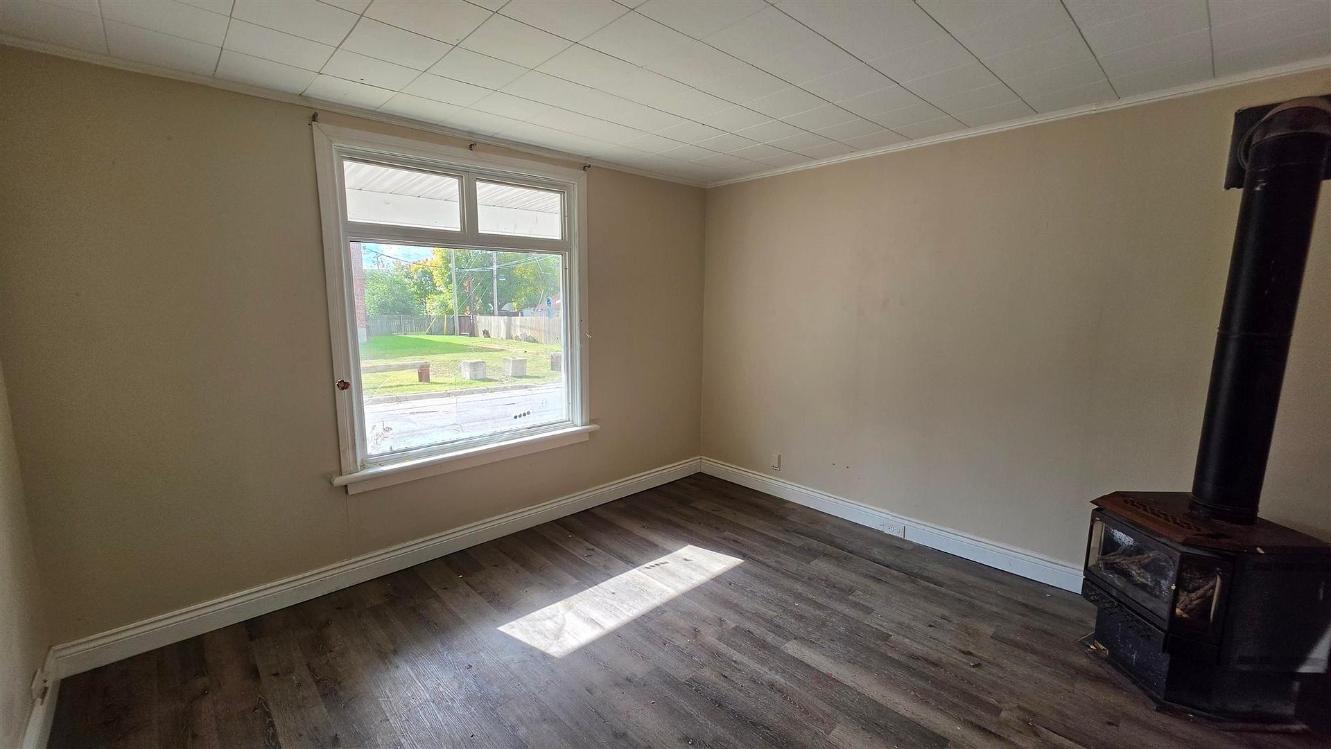 Photo 3 of 22 Manilla Terrace, Sault Ste Marie, Ward 2 — HOMEH