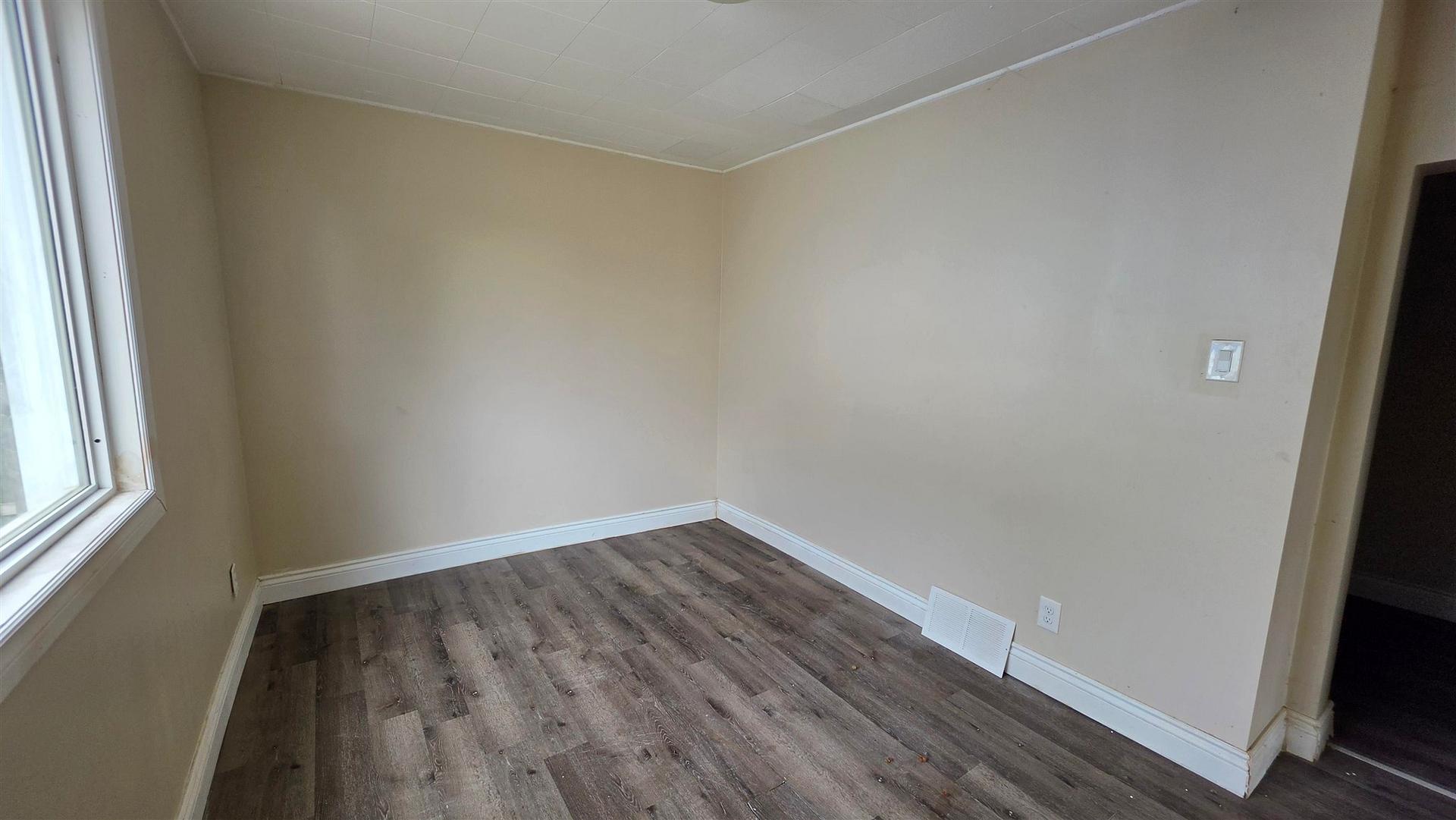 Photo 6 of 22 Manilla Terrace, Sault Ste Marie, Ward 2 — HOMEH