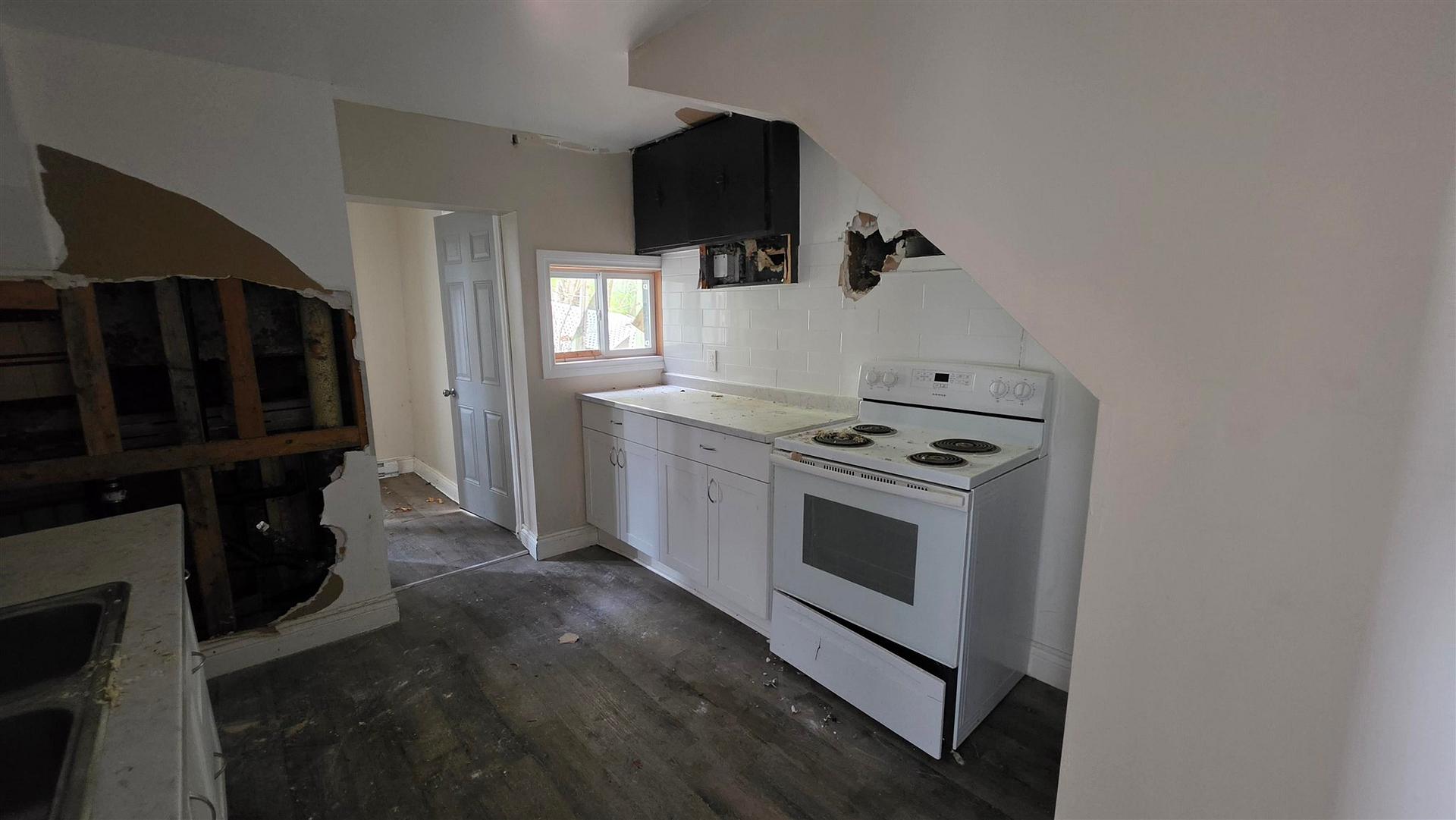 Photo 8 of 22 Manilla Terrace, Sault Ste Marie, Ward 2 — HOMEH
