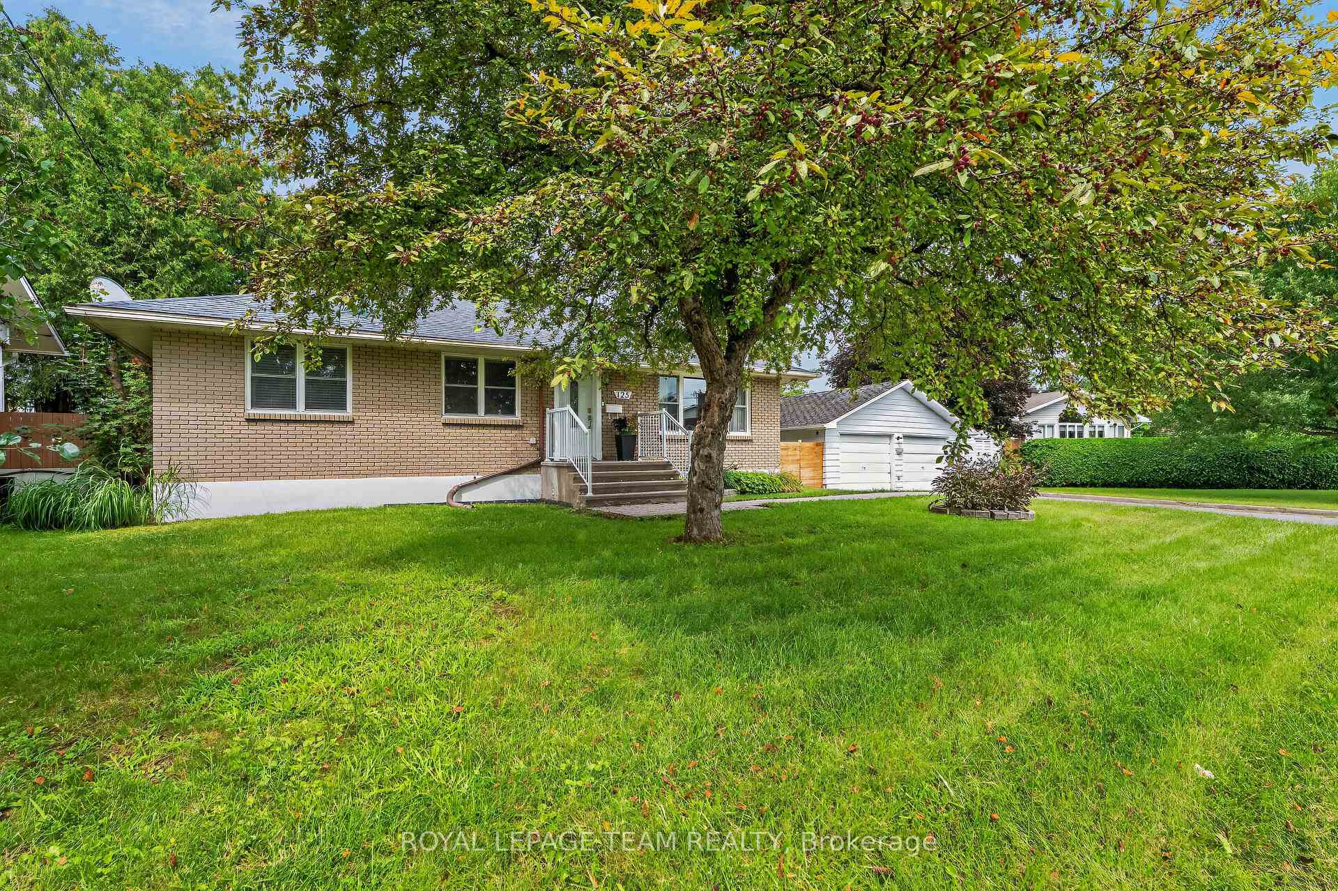 Photo 4 of 125 Norice Street, Ottawa, Meadowlands/Crestview — HOMEH