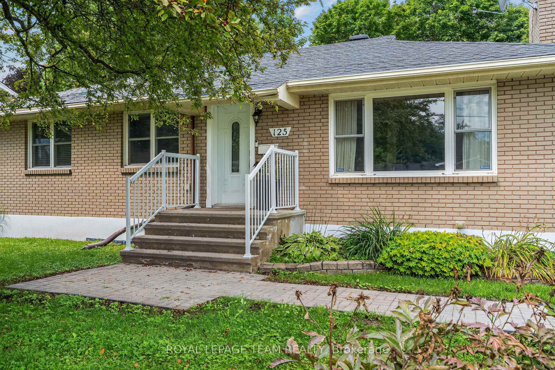 Photo 5 of 125 Norice Street, Ottawa, Meadowlands/Crestview — HOMEH