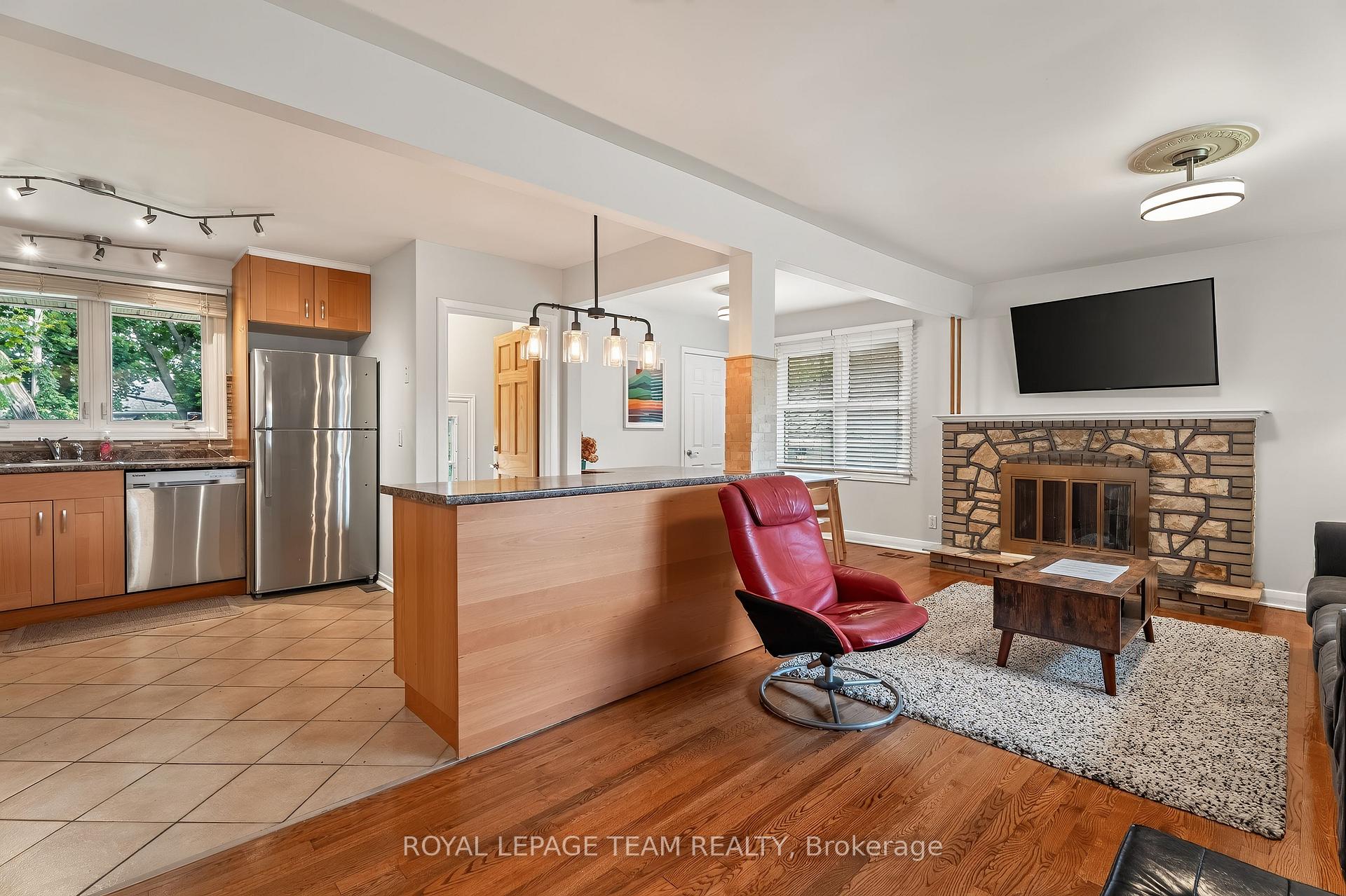 Photo 8 of 125 Norice Street, Ottawa, Meadowlands/Crestview — HOMEH