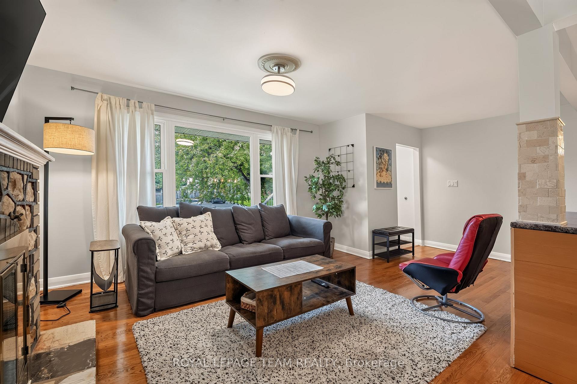 Photo 12 of 125 Norice Street, Ottawa, Meadowlands/Crestview — HOMEH