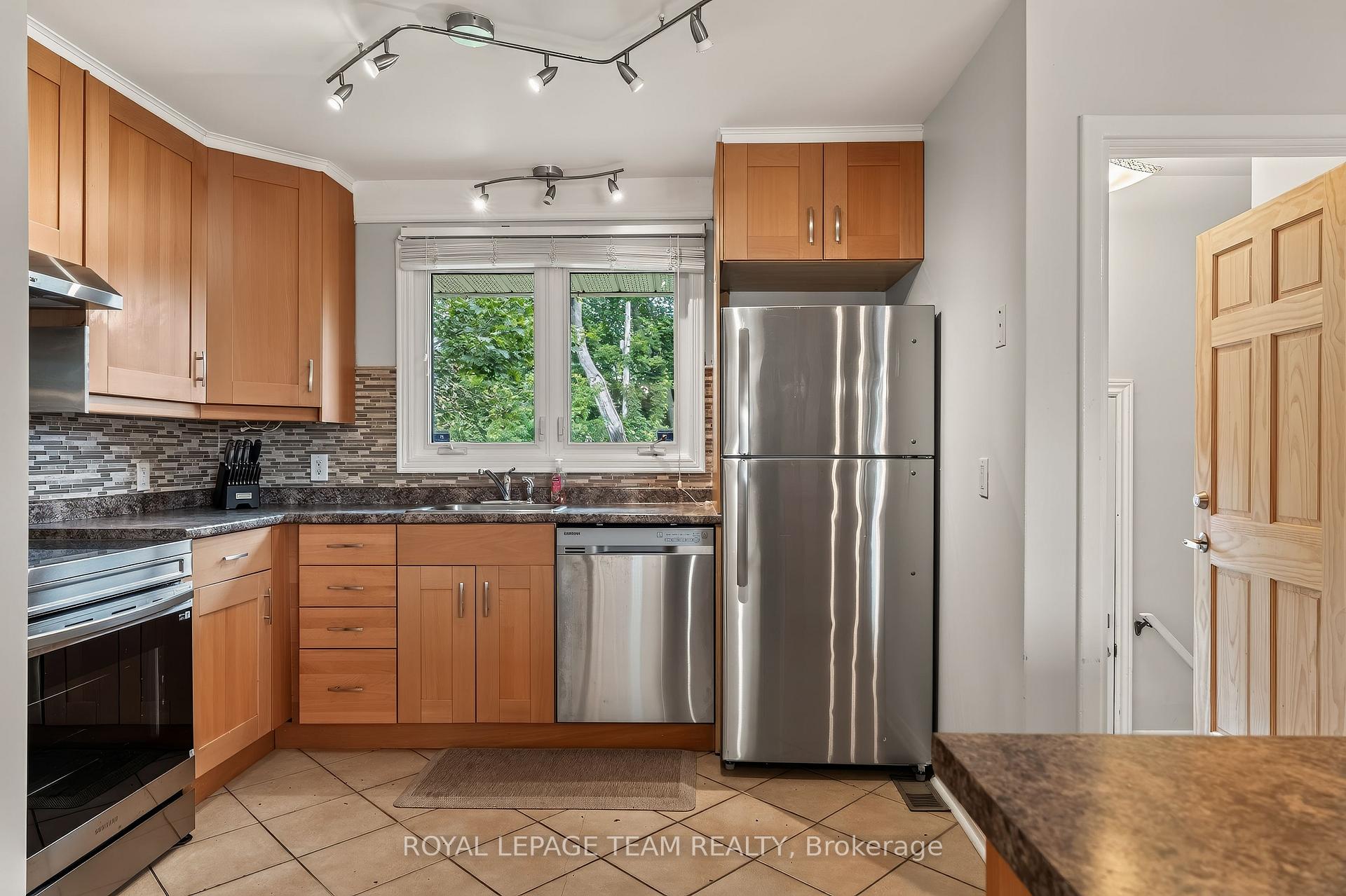 Photo 16 of 125 Norice Street, Ottawa, Meadowlands/Crestview — HOMEH