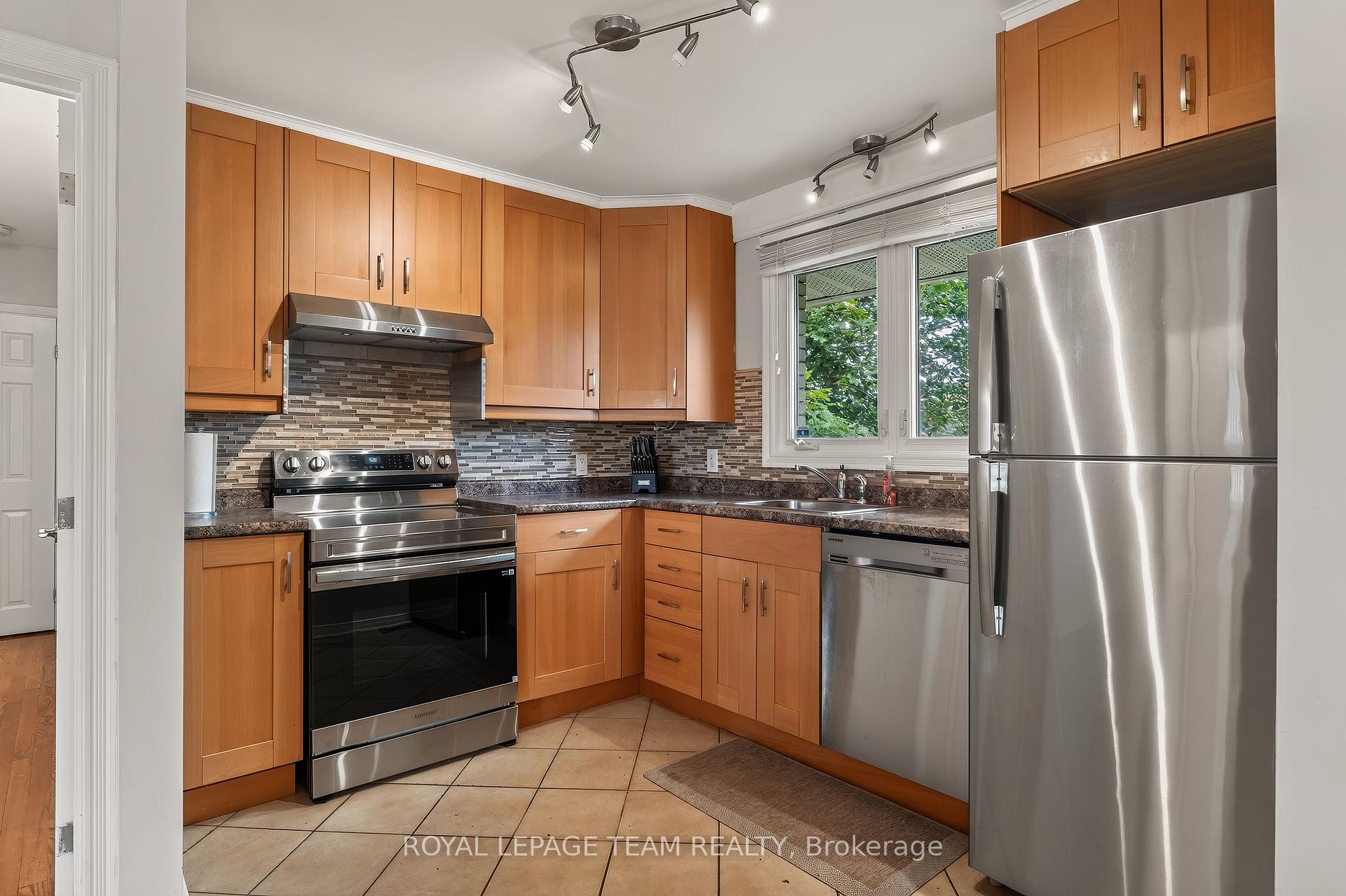 Photo 17 of 125 Norice Street, Ottawa, Meadowlands/Crestview — HOMEH