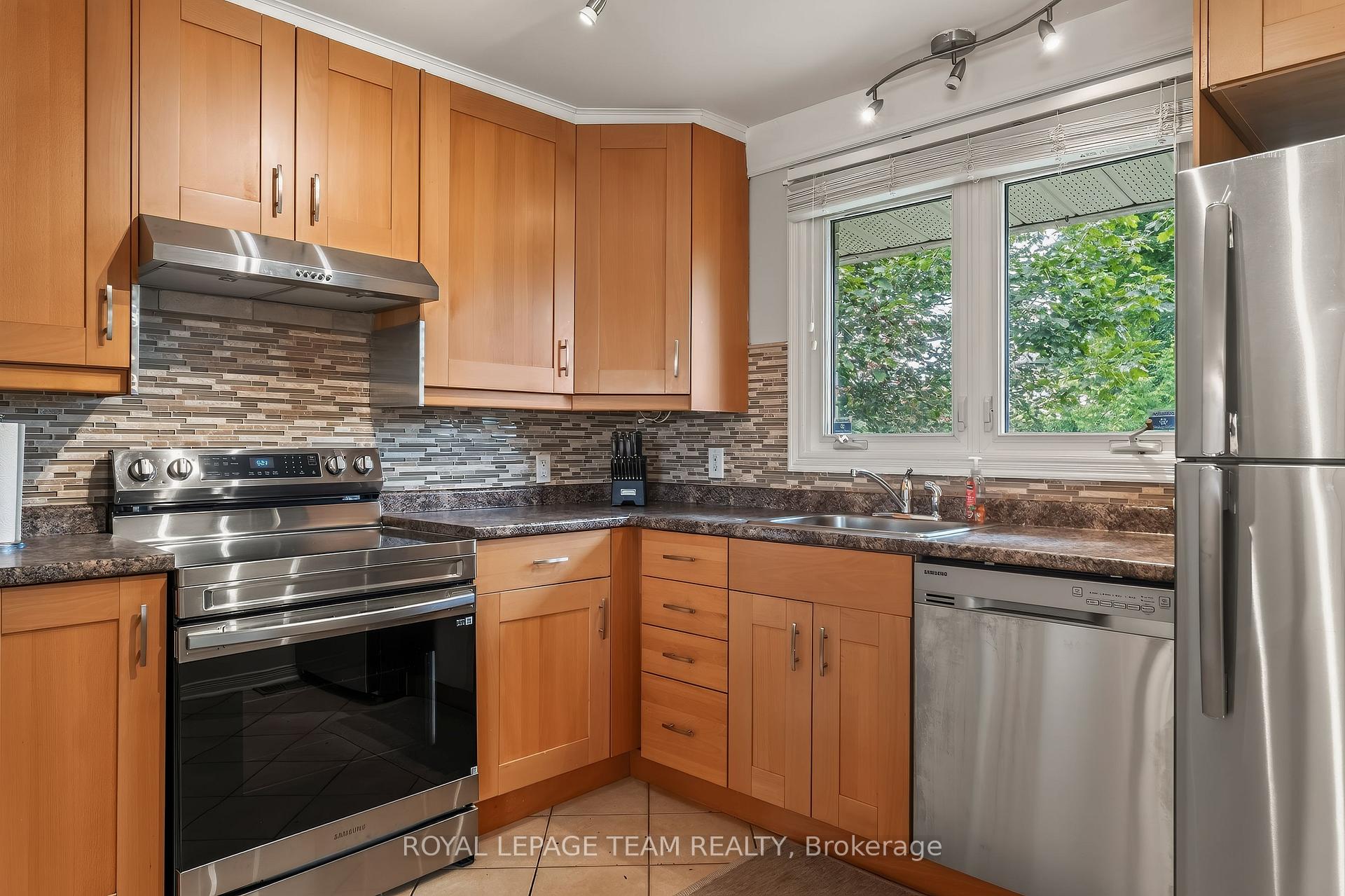 Photo 18 of 125 Norice Street, Ottawa, Meadowlands/Crestview — HOMEH