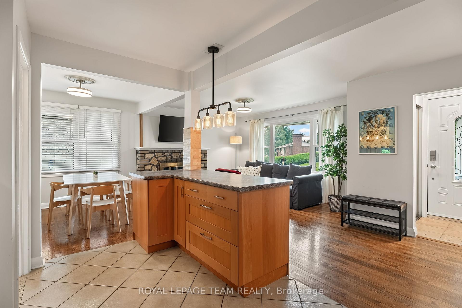 Photo 20 of 125 Norice Street, Ottawa, Meadowlands/Crestview — HOMEH