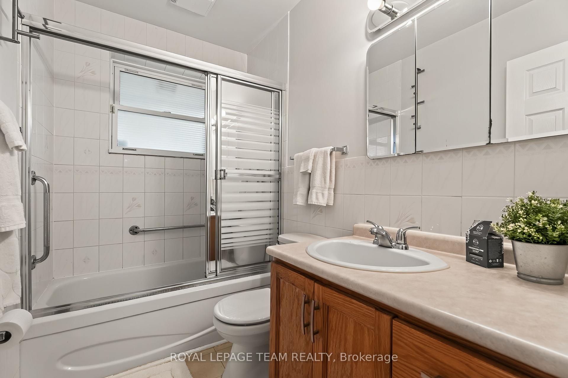 Photo 25 of 125 Norice Street, Ottawa, Meadowlands/Crestview — HOMEH