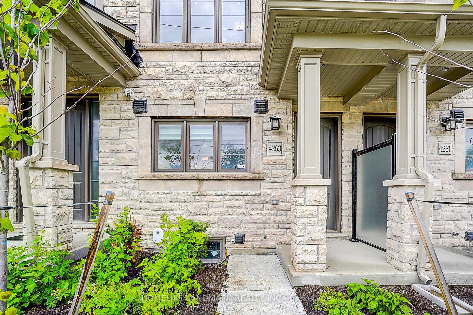 Photo 4 of 4263 Major Mackenzie Drive E, Markham, Angus Glen — HOMEH