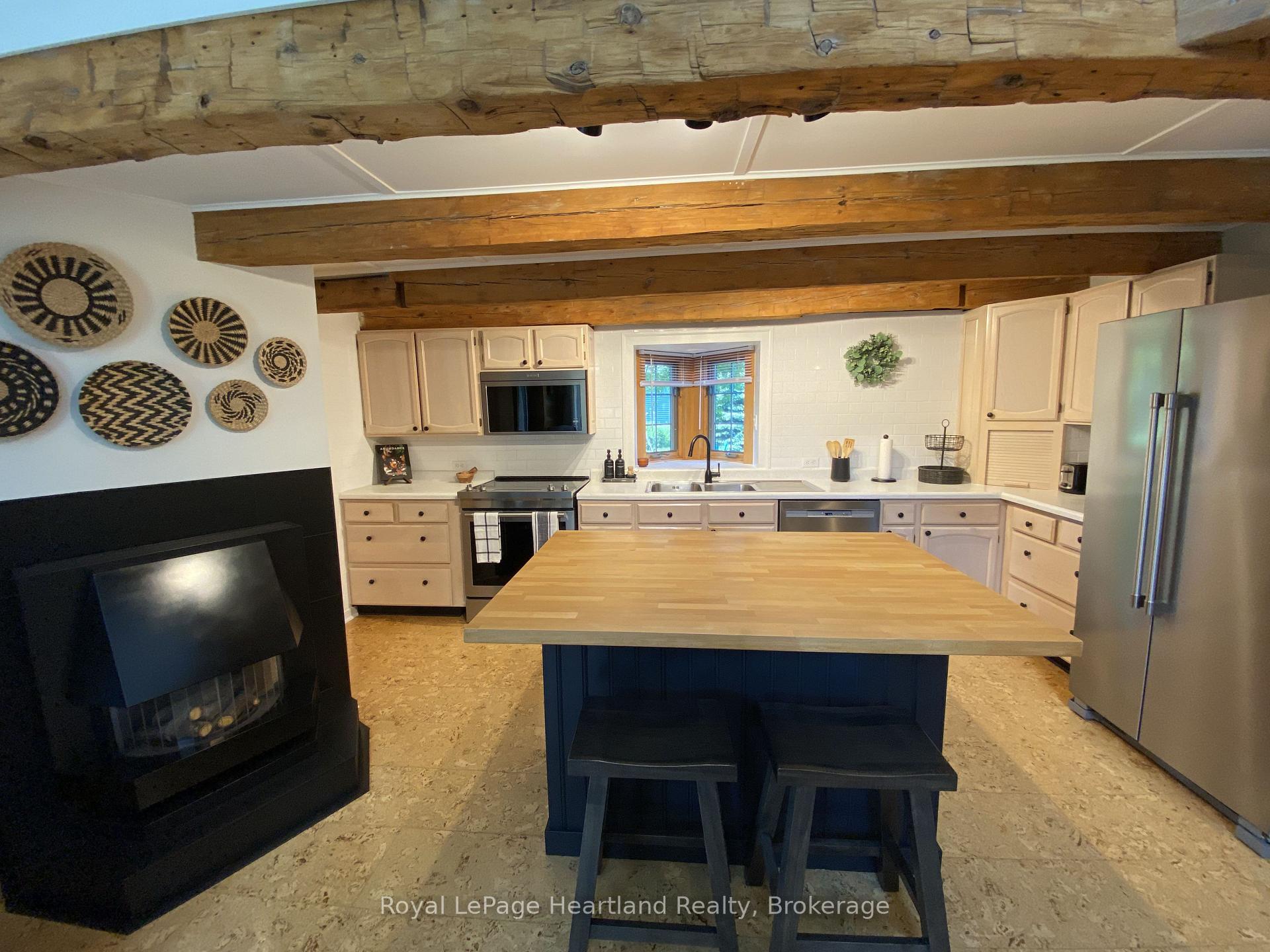 Photo 16 of 82 Tuyll Street, Bluewater, Bayfield — HOMEH