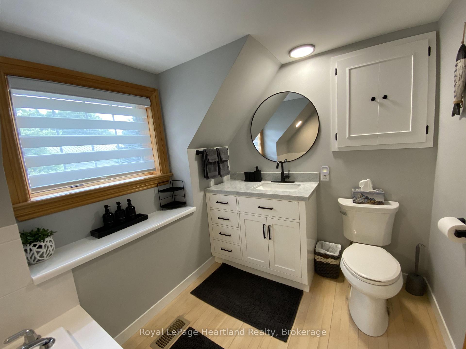 Photo 32 of 82 Tuyll Street, Bluewater, Bayfield — HOMEH