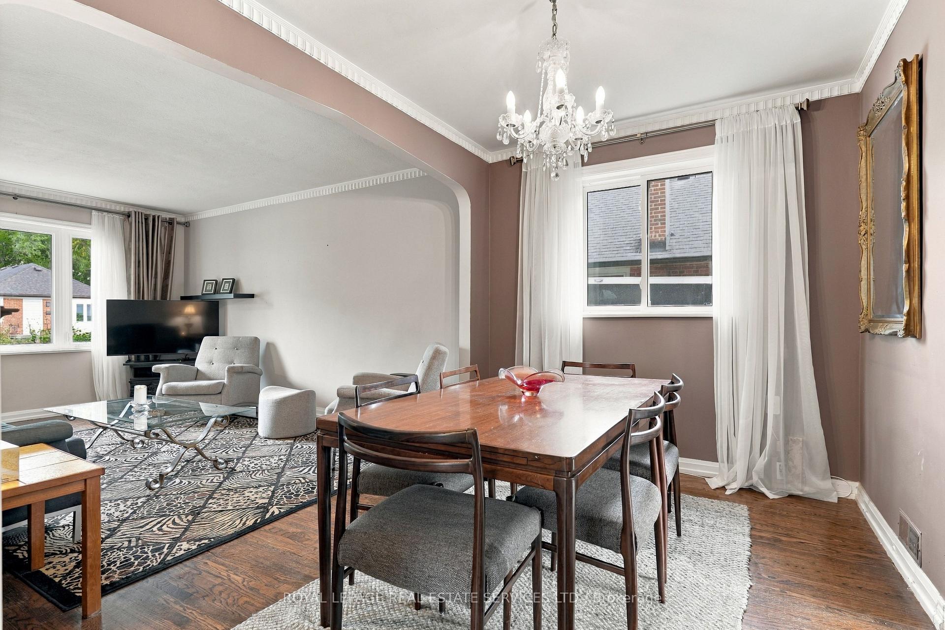 Photo 6 of 89 Yorkview Drive, Etobicoke, Stonegate-Queensway — HOMEH
